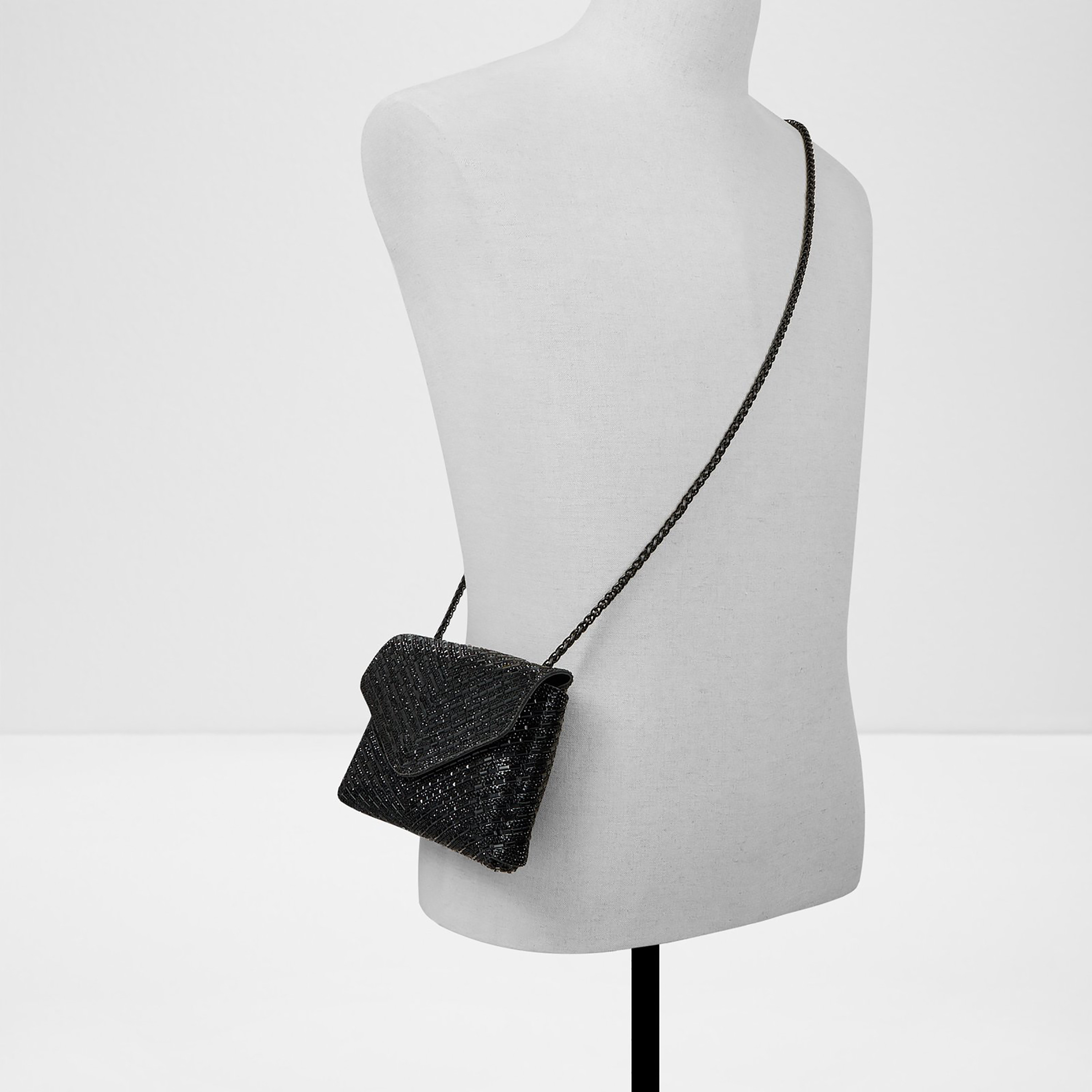حقيبة كروسبودي مزينة من ألدو بإغلاق مغناطيسي وحزام غير قابل للفصل-women-bagsandwallets-handbags-image-4