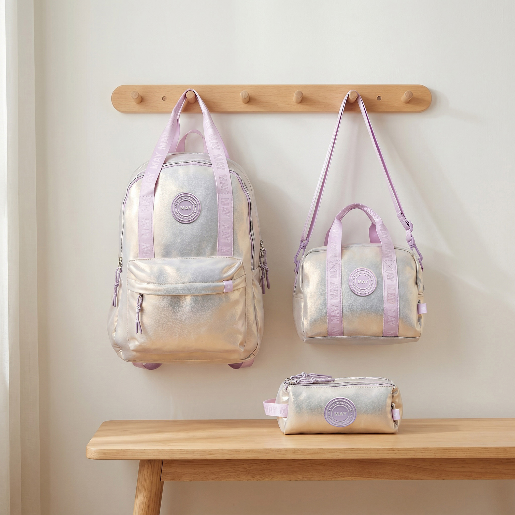 شنطة ظهر ميتاليك بأحزمة كتف مبطنة للبنات بعمر 8-13 سنة من مايفير-school-bagsandbackpacks-backpacks-image-17