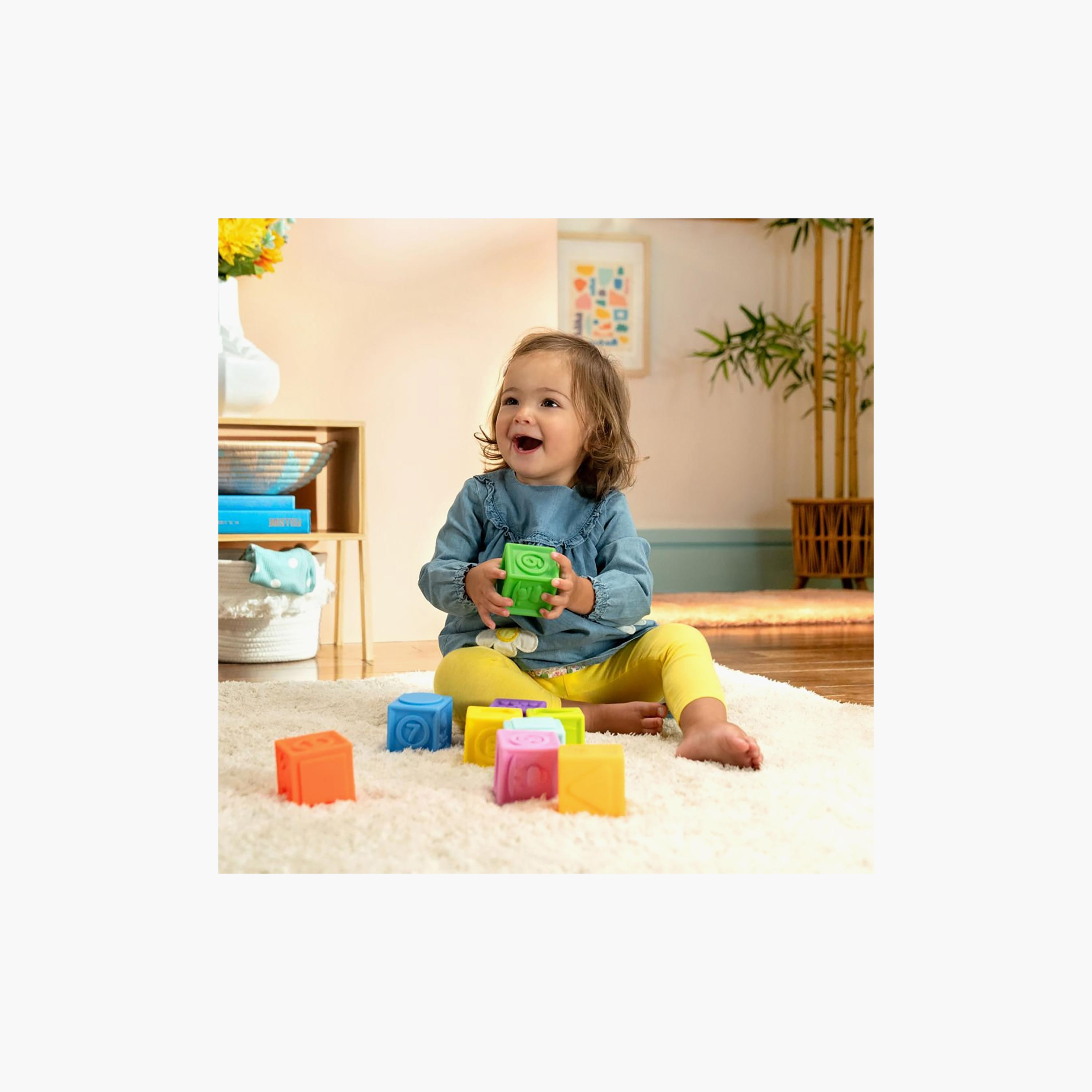 Bright Starts Cubes & Cuties 18-Piece Bath & Play Gift Set - 3-36 Months-household-giftingaccessories-accessories-image-2