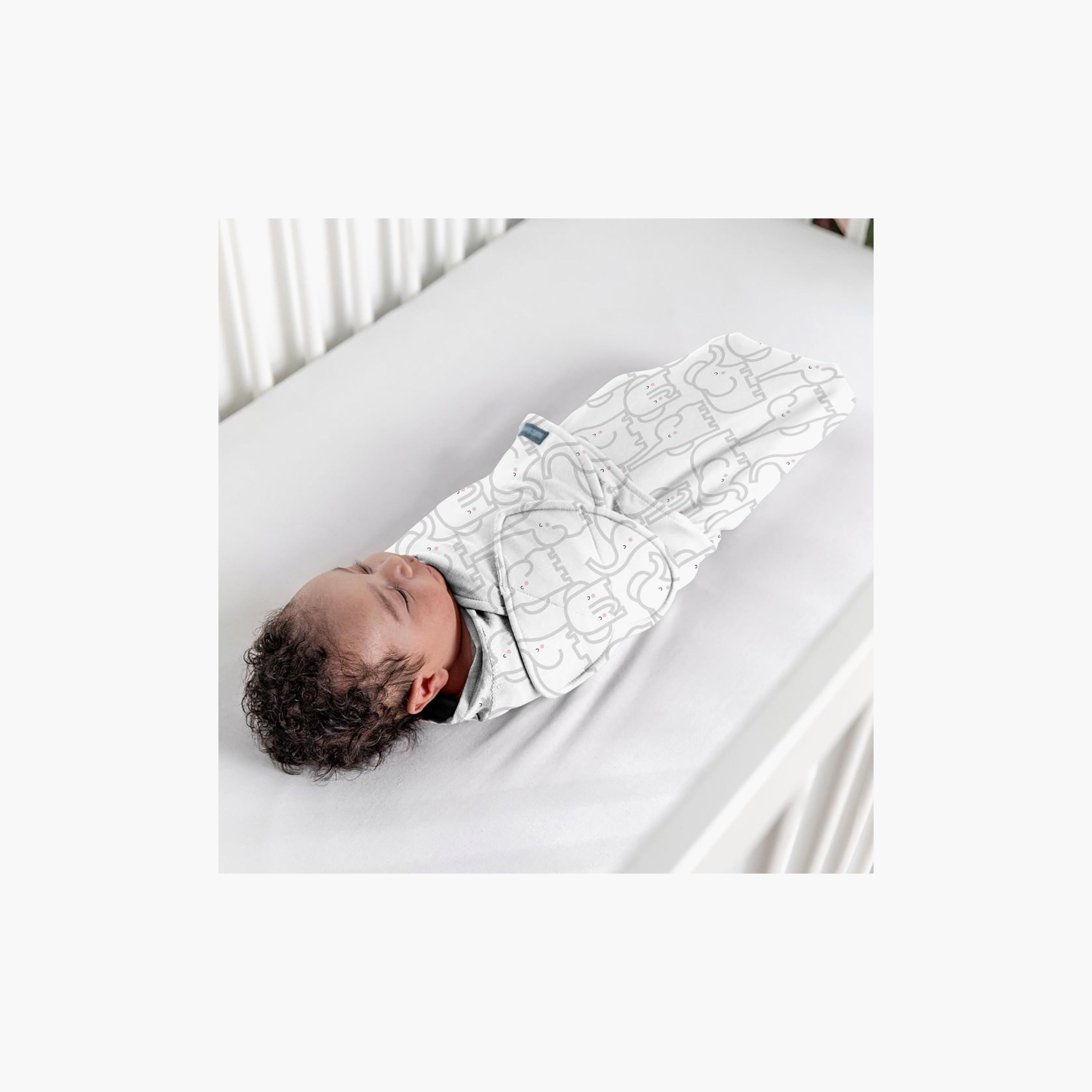 طقم قماط 3 قطع سوادل مي بتصميم مونوغرام لعمر 0-3 أشهر من إنجينويتي-baby-nursery-blanketsandswaddles-swaddlesandsleepingbags-image-3