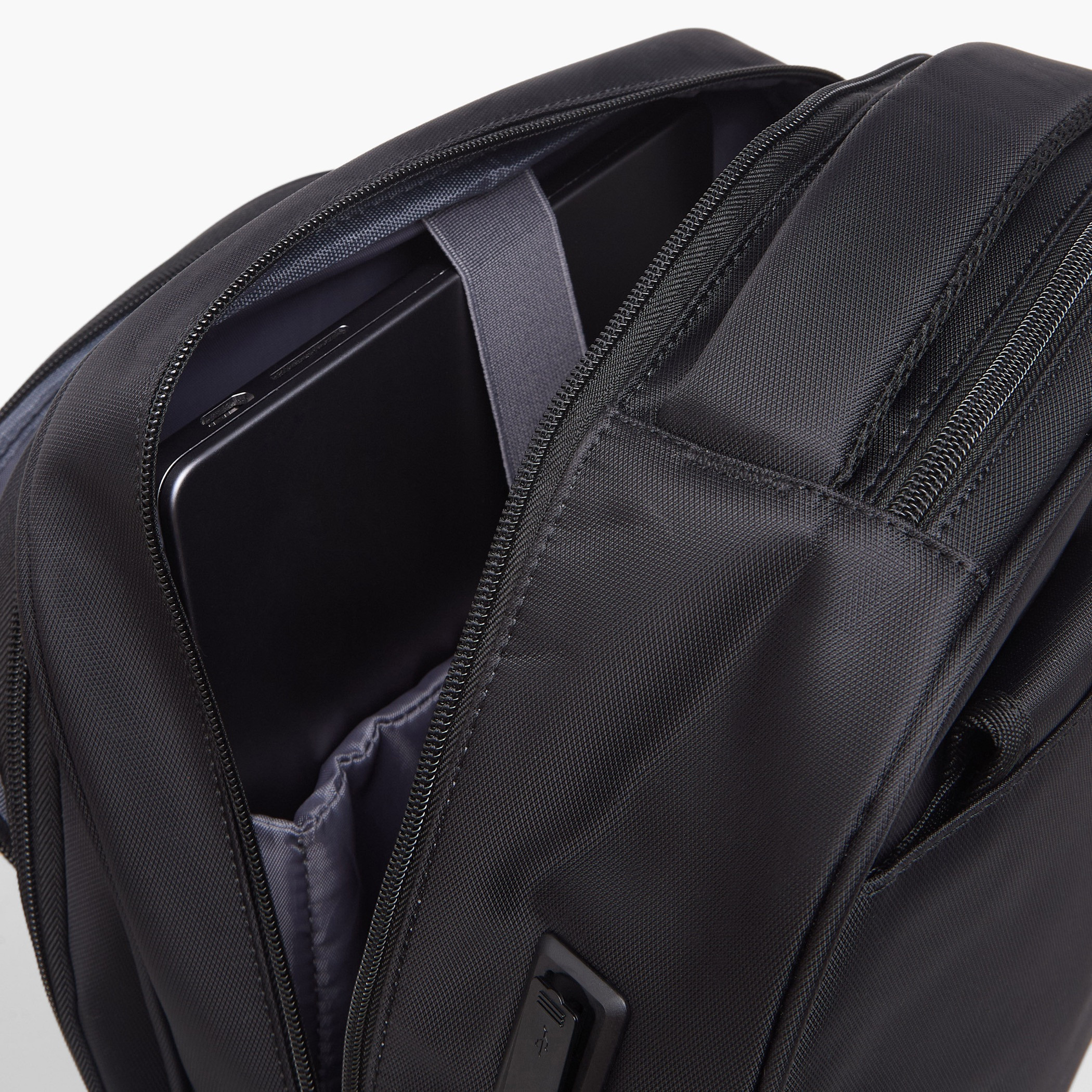 شنطة ترولي سادة بمقبض قابل للسحب للأولاد بعمر 8 -13 سنة - 18.5 بوصة-school-bagsandbackpacks-trolleybags-image-8