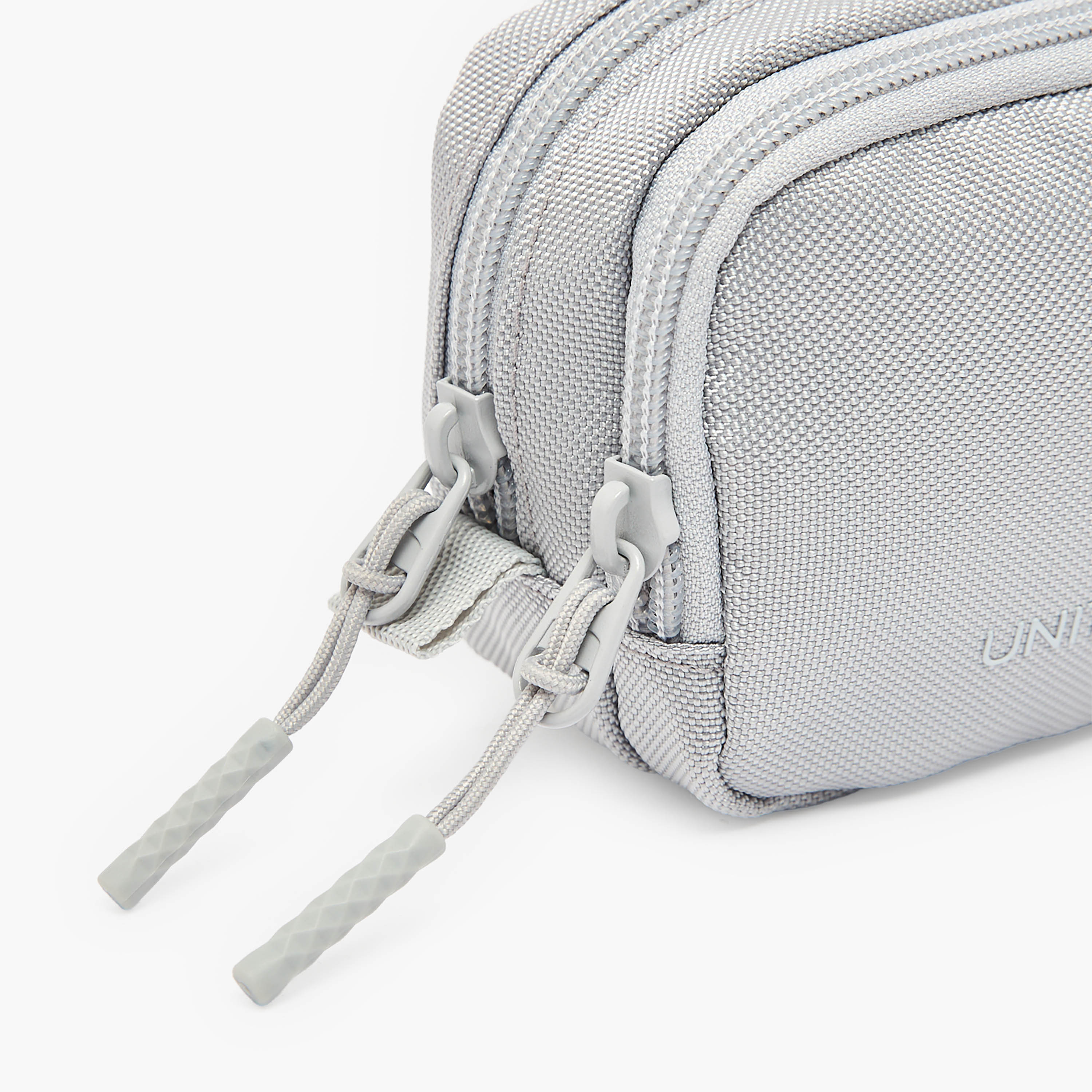 مقلمة بقسمين وطبعات شعار من يونايتد كلرز أوف بينيتون-school-stationery-pencilcases-image-4