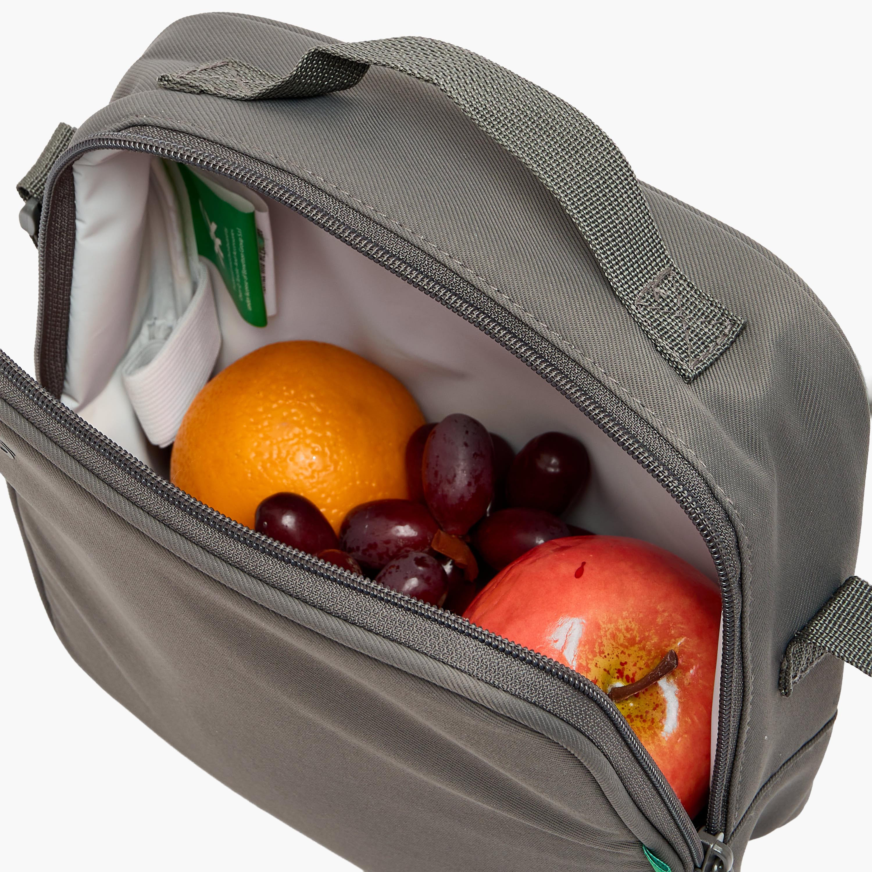 United Colors of Benetton Solid Lunch Bag for Boys 8-13 Years with Insulation-school-lunchessentials-lunchbags-image-3