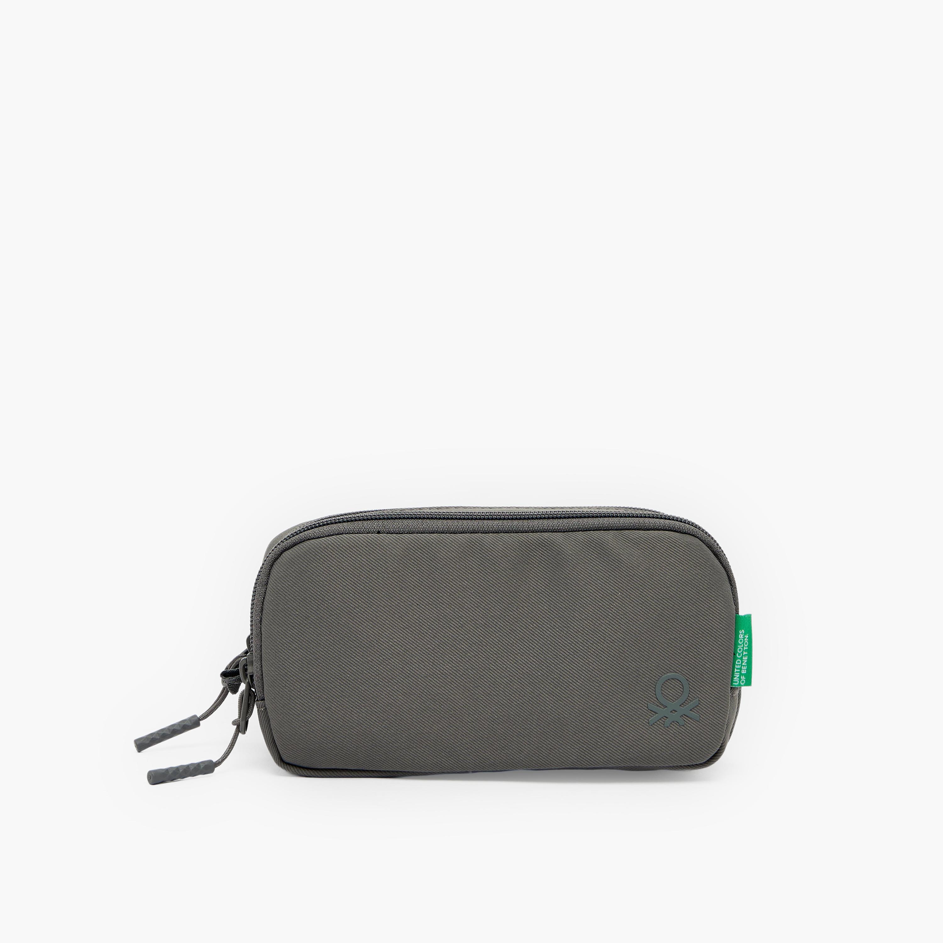 مقلمة سادة بقسمين من يونايتد كولورز أوف بينيتون-school-stationery-pencilcases-image-1