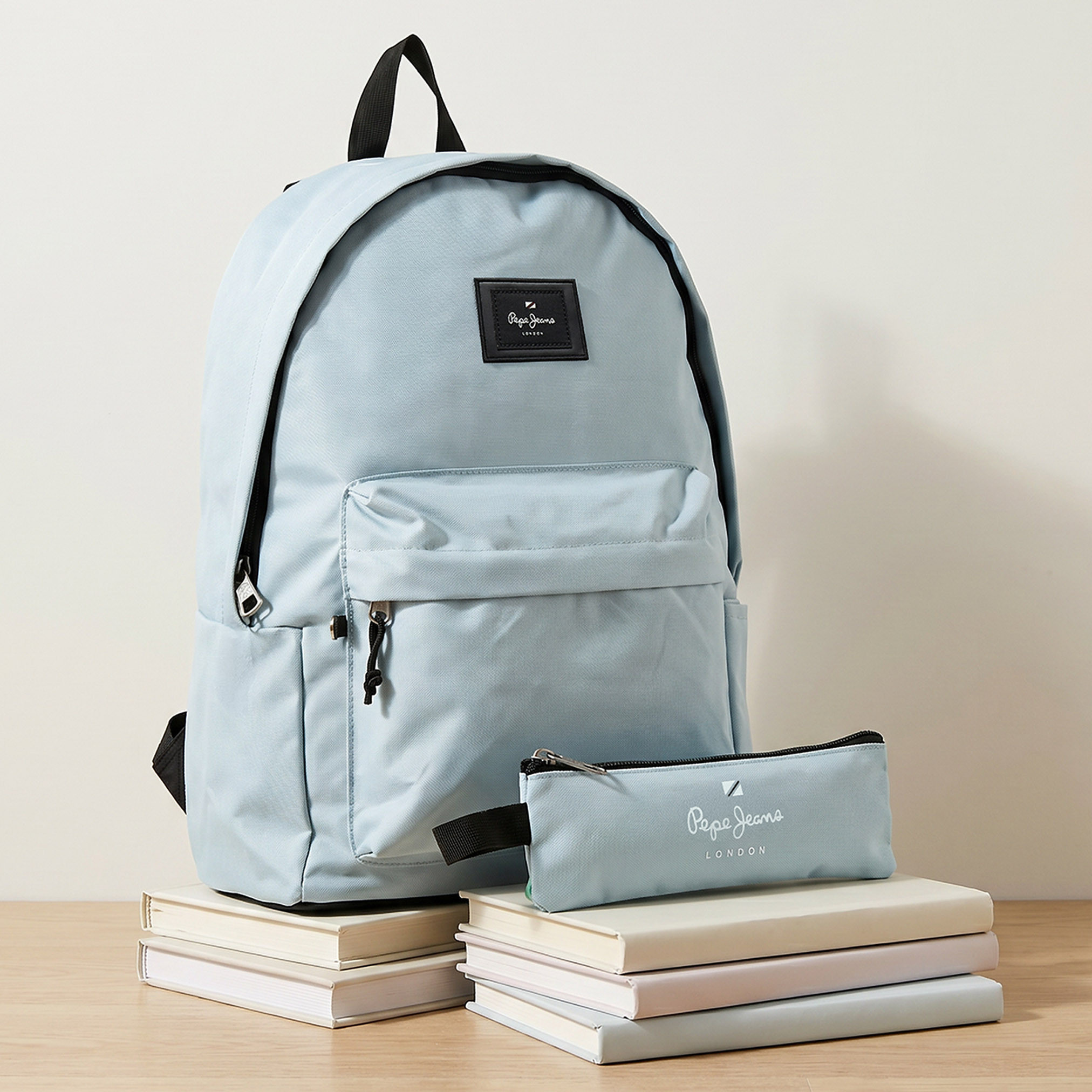 شنطة ظهر بطبعة شعار أريس للبنات من 8-13 سنة مع مقلمة - 18 بوصة من بيبي جينز-school-bagsandbackpacks-backpacks-image-1