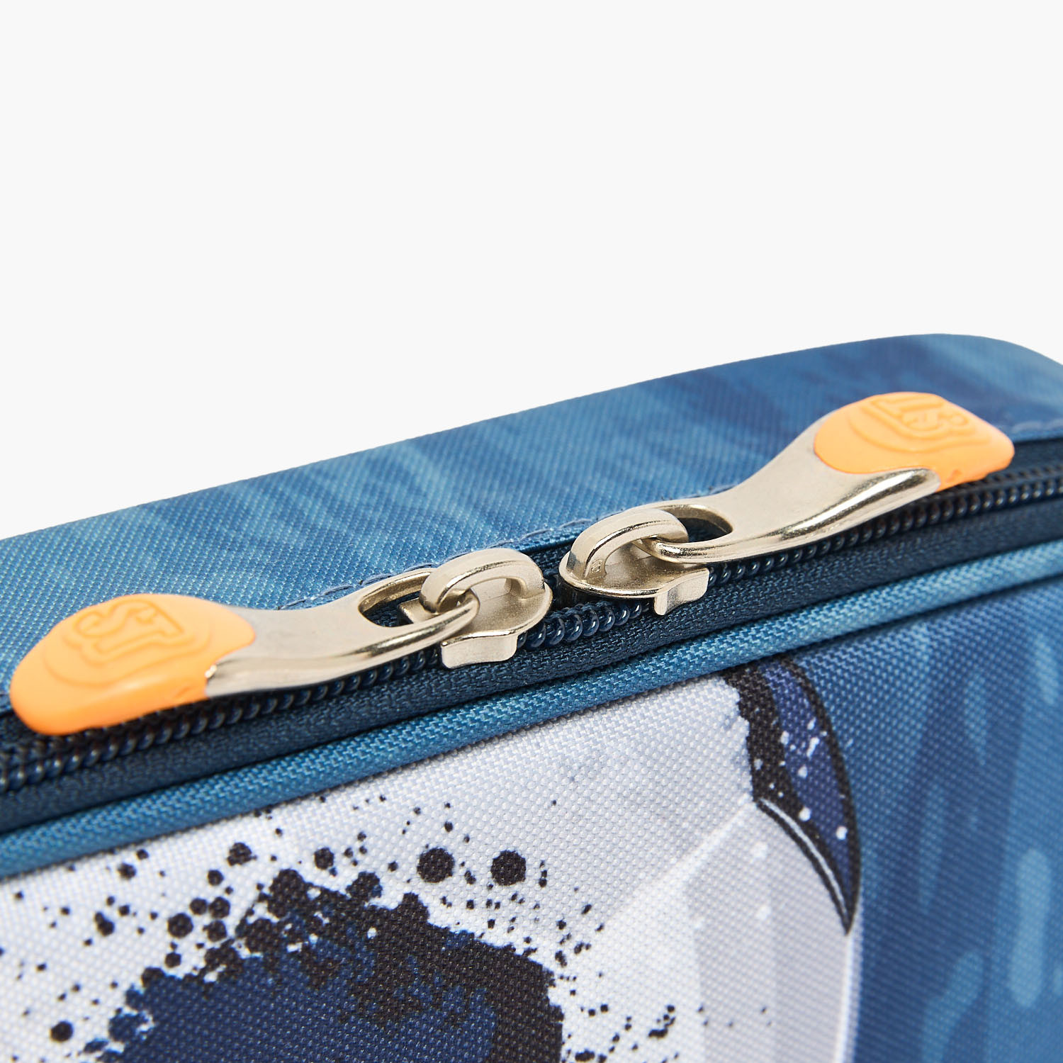 مقلمة بسحاب إغلاق وطبعات كرة قدم من إس تي رايت-school-stationery-pencilcases-image-4