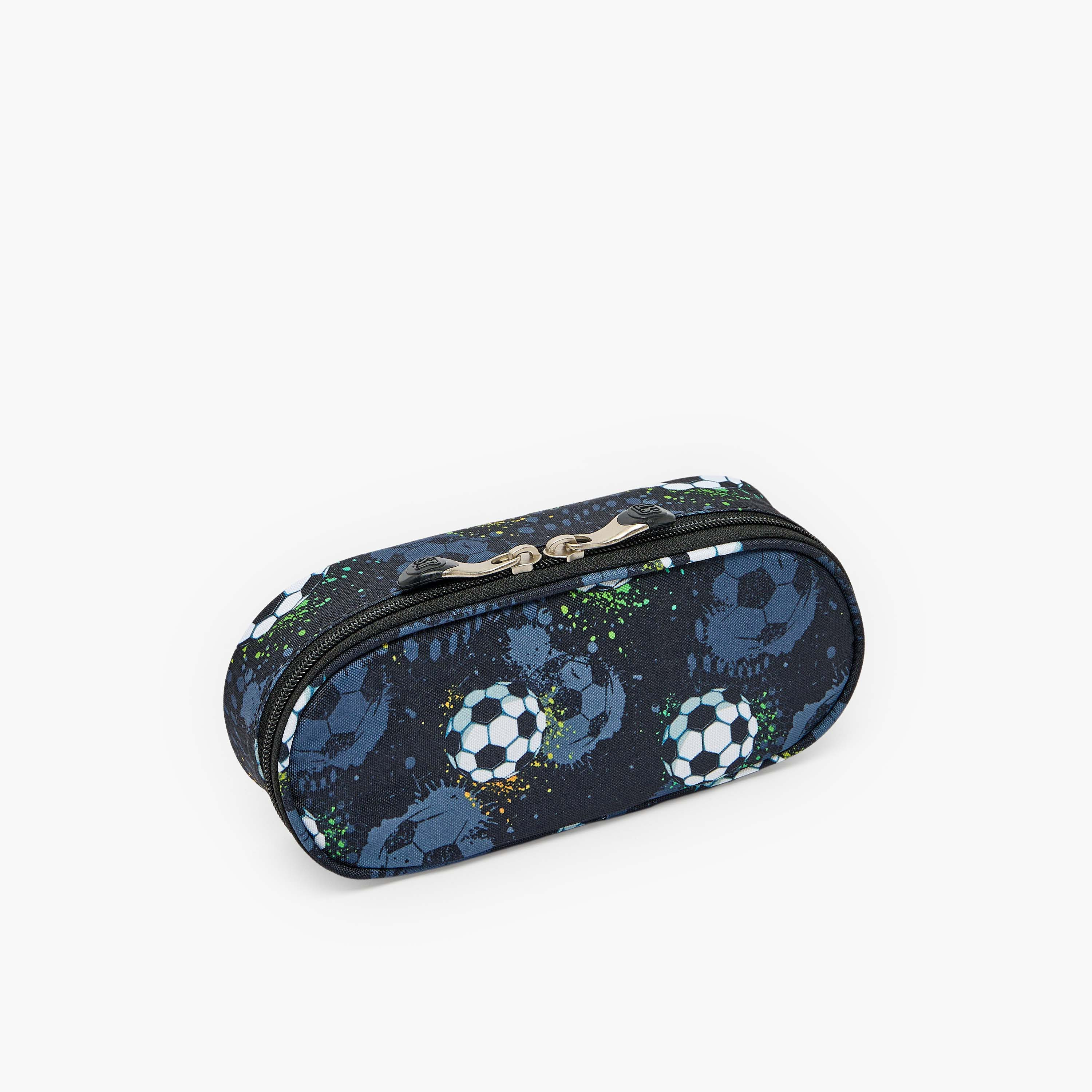 مقلمة بطبعات كرة القدم وبسحاب من سانت رايت-school-stationery-pencilcases-image-2