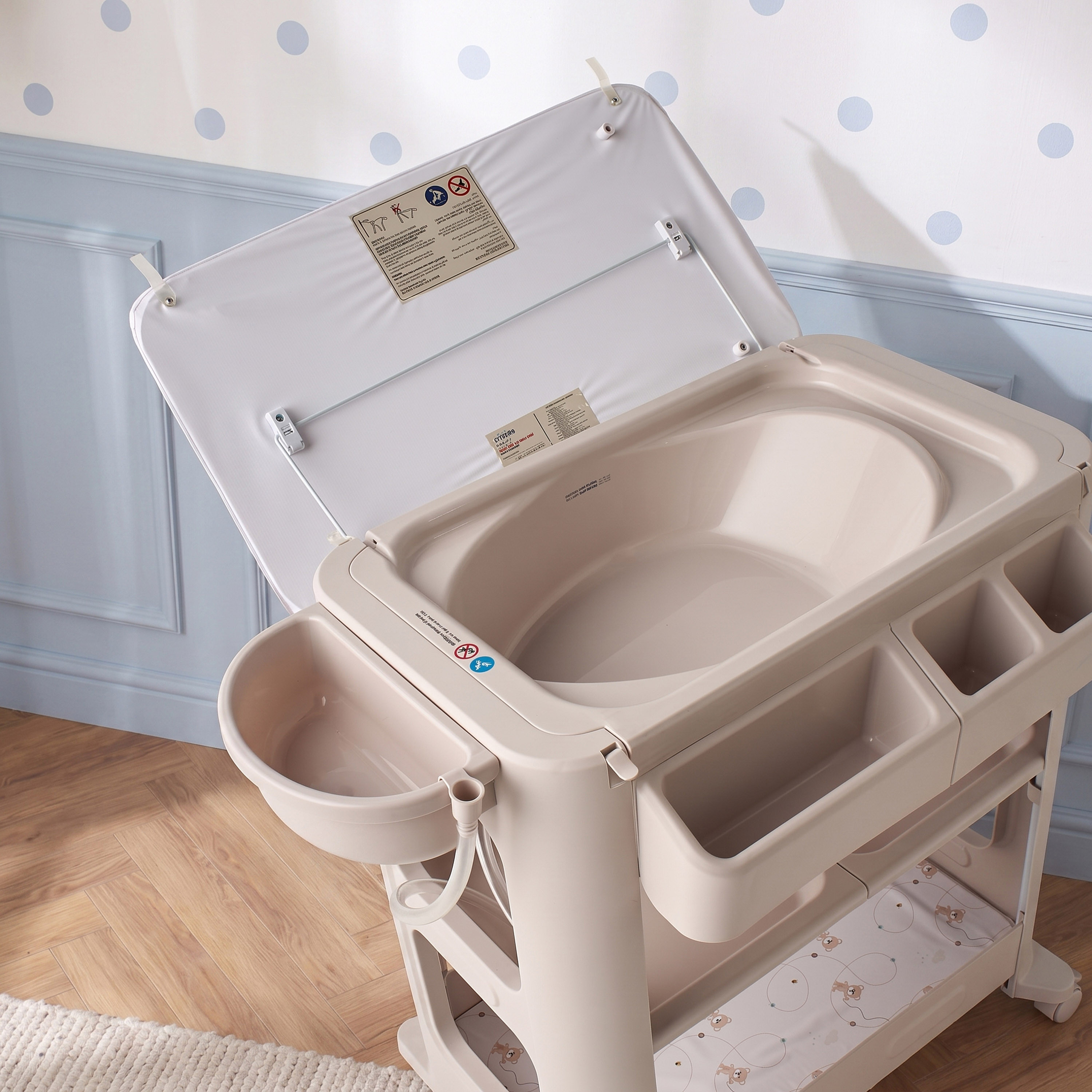 طاولة غيار بطبعات سفاري من جونيورز - 62x79x97 سم-baby-bathandcare-changingtables-image-5