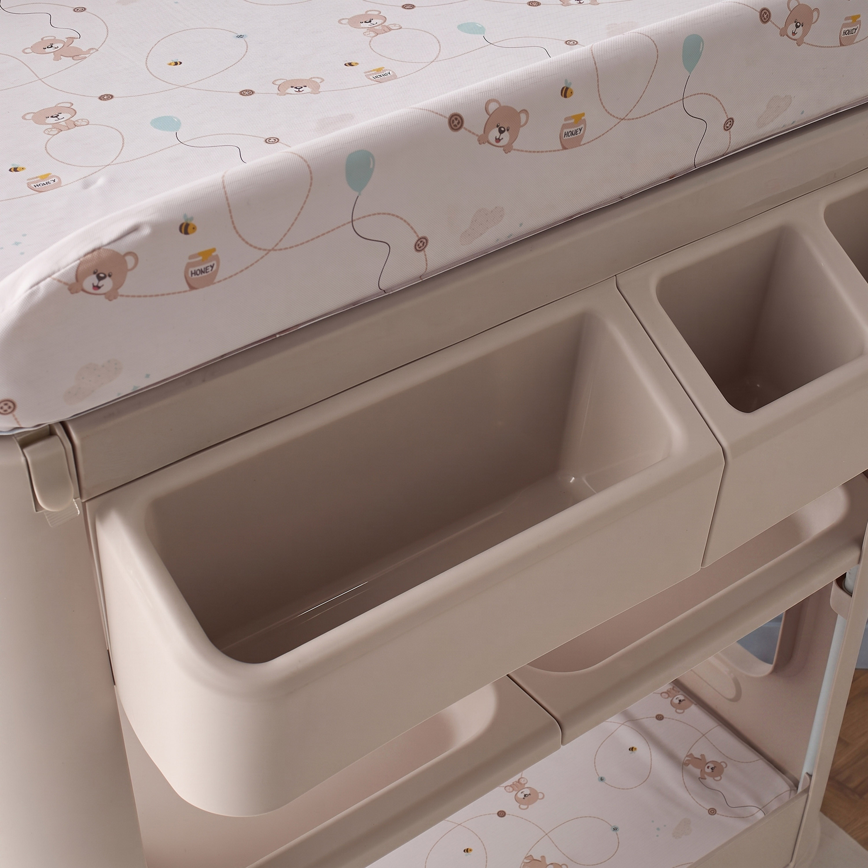 طاولة غيار بطبعات سفاري من جونيورز - 62x79x97 سم-baby-bathandcare-changingtables-image-7