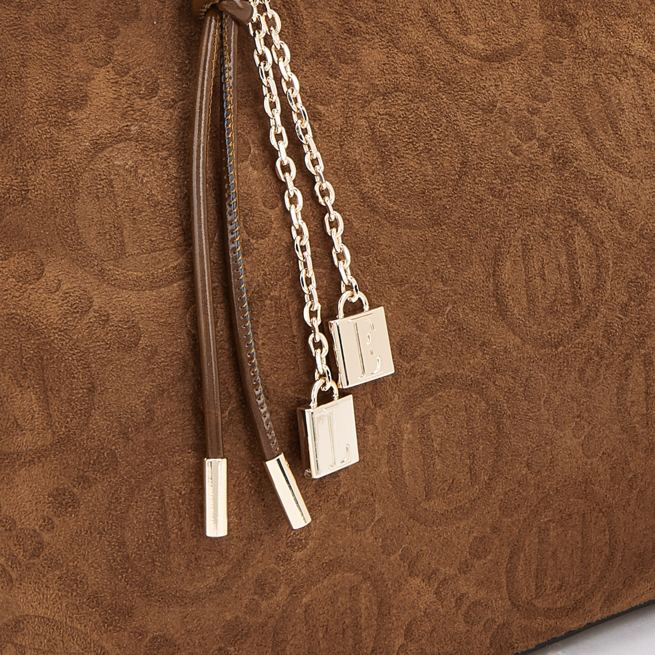 شنطة كتف بنقوش مونوجرام وسحاب إغلاق من إيل-women-bagsandwallets-handbags-image-3
