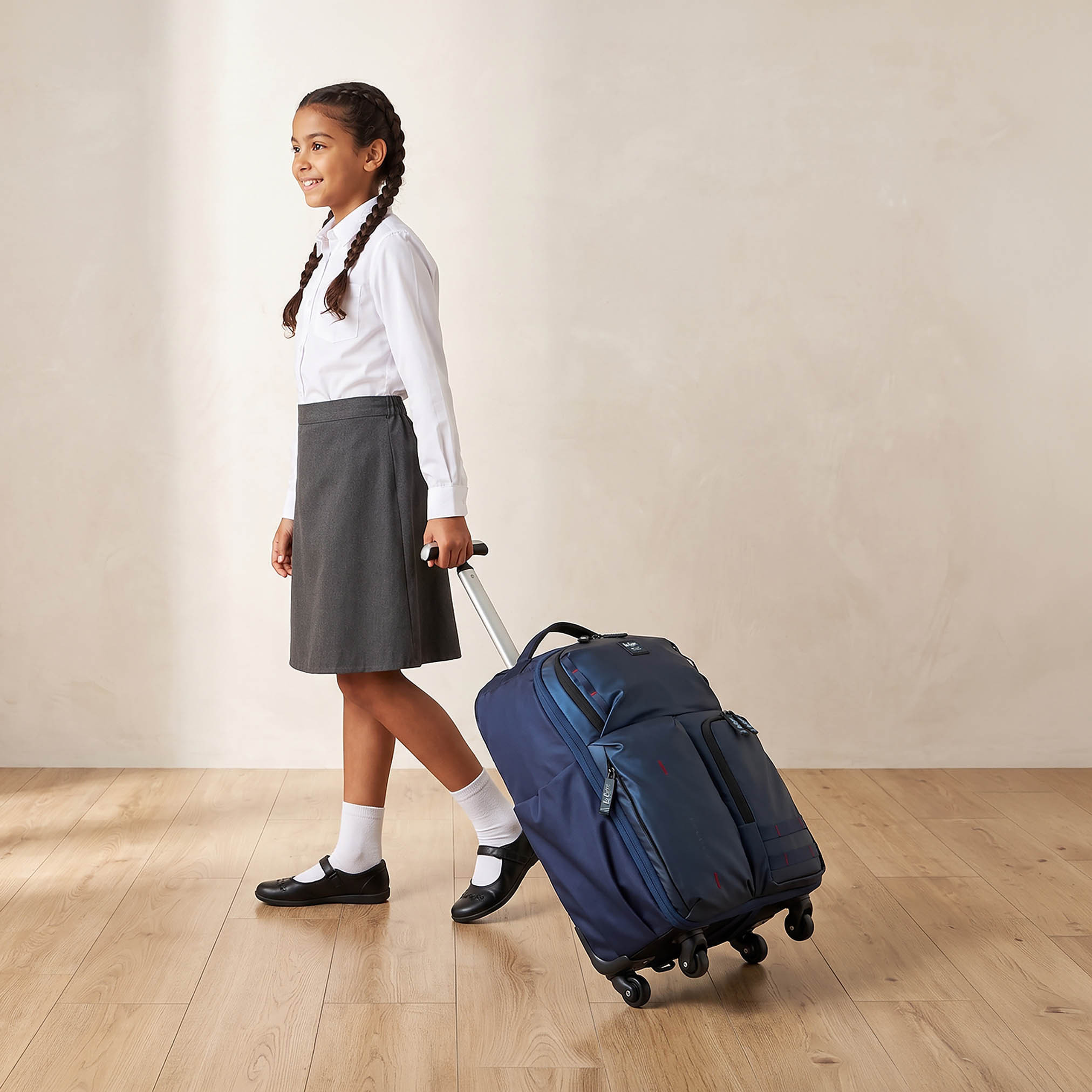 شنطة سادة بعجلات ومقبض قابل للسحب للأطفال من 13 سنة من لي كوبر-school-bagsandbackpacks-trolleybags-image-2