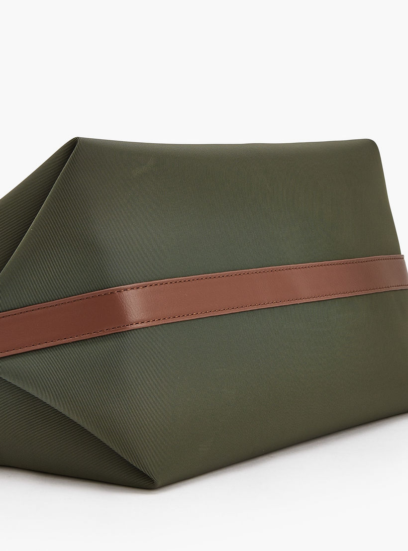 شنطة توتي بارزة الملمس بشنطة صغيرة وسحاب إغلاق من سيليست-women-bagsandwallets-handbags-image-9
