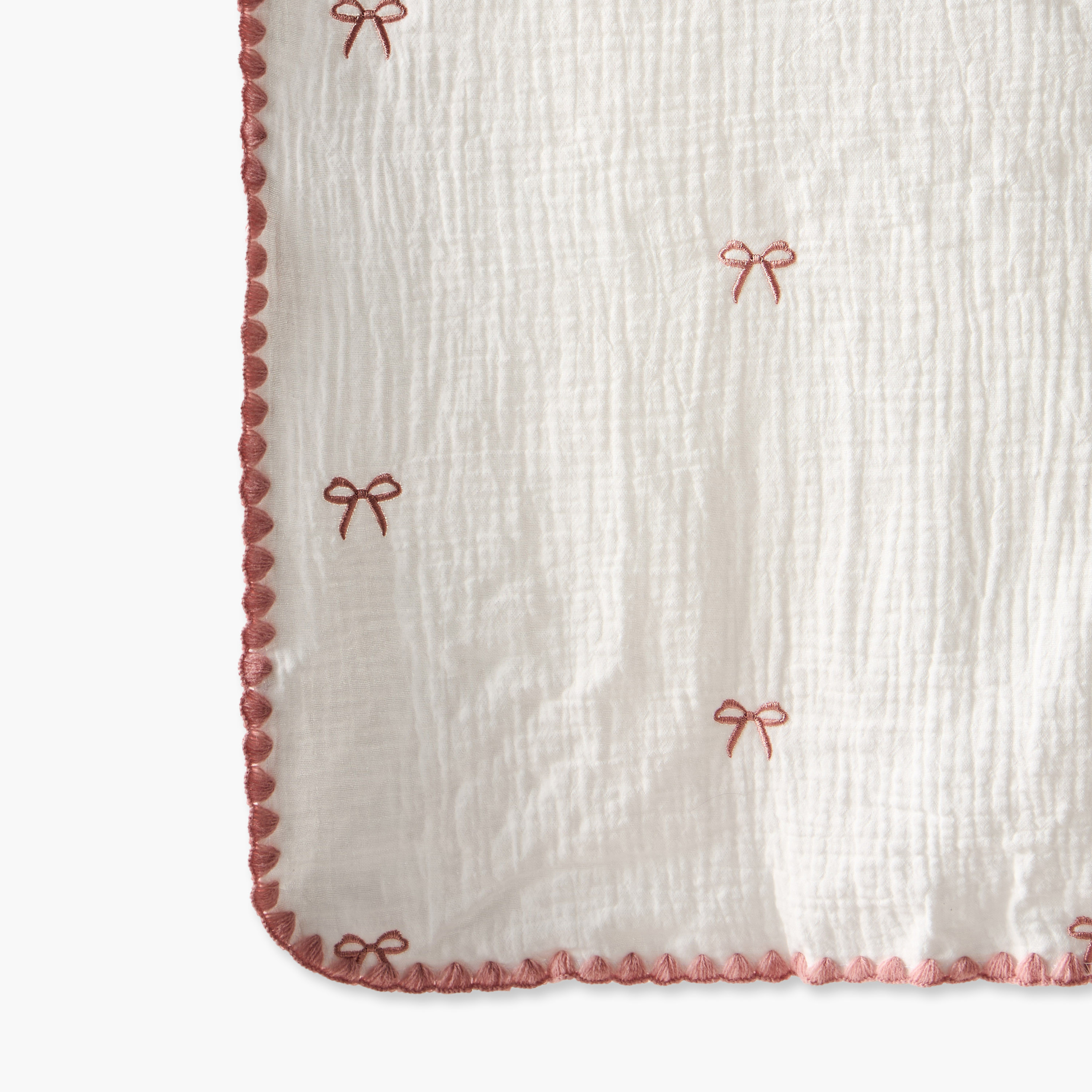بطانية موسلين مطرزة من جونيورز-baby-nursery-blanketsandswaddles-receivingblankets-image-5