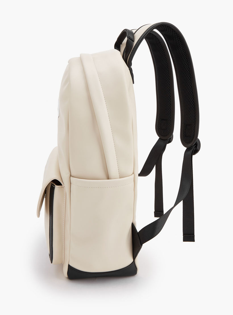 شنطة ظهر بحمالات كتف قابلة للتعديل وطبعات شعار من لي كوبر-women-bagsandwallets-backpacks-image-6