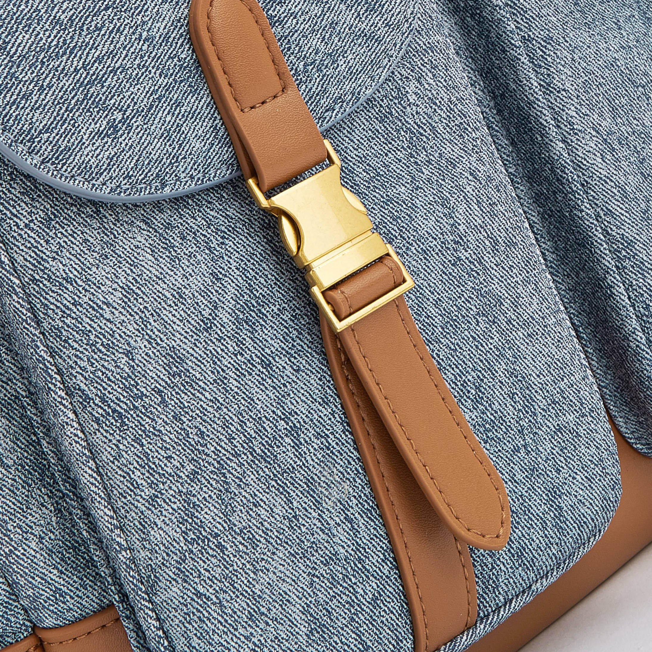 شنطة ظهر بحمالات كتف قابلة للتعديل وطبعات شعار من لي كوبر-women-bagsandwallets-backpacks-image-4