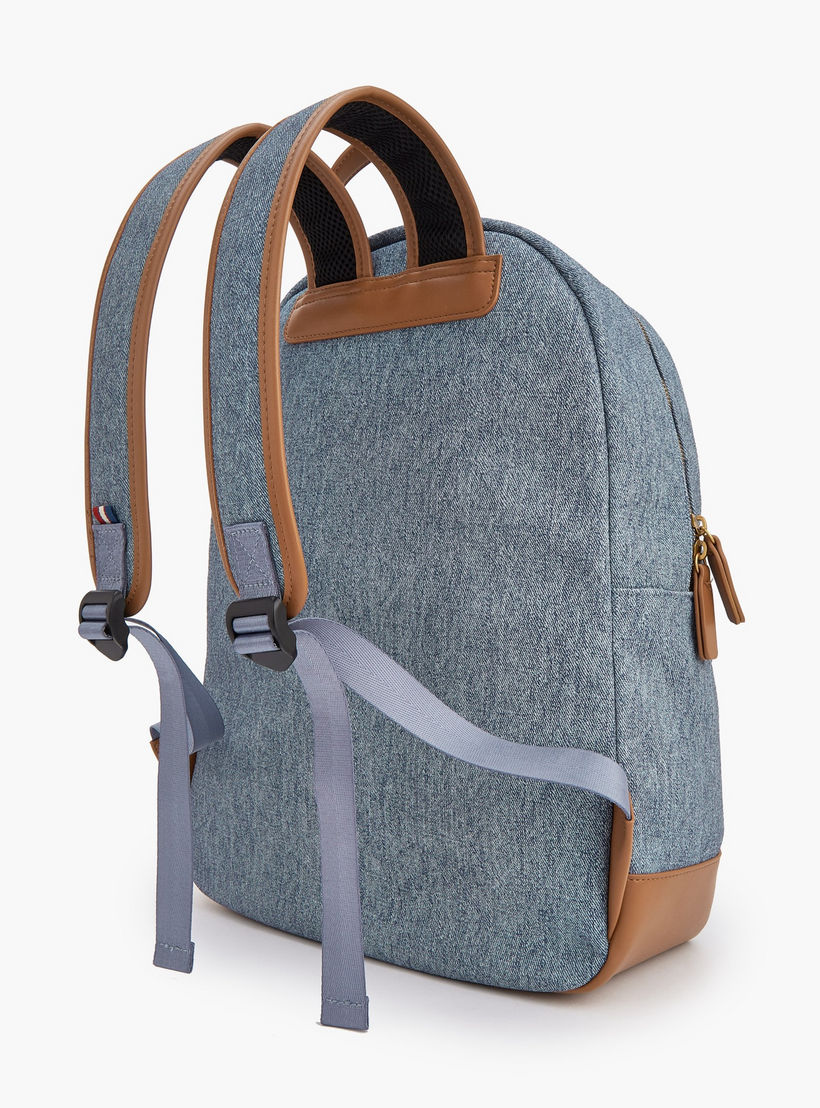 شنطة ظهر بحمالات كتف قابلة للتعديل وطبعات شعار من لي كوبر-women-bagsandwallets-backpacks-image-7