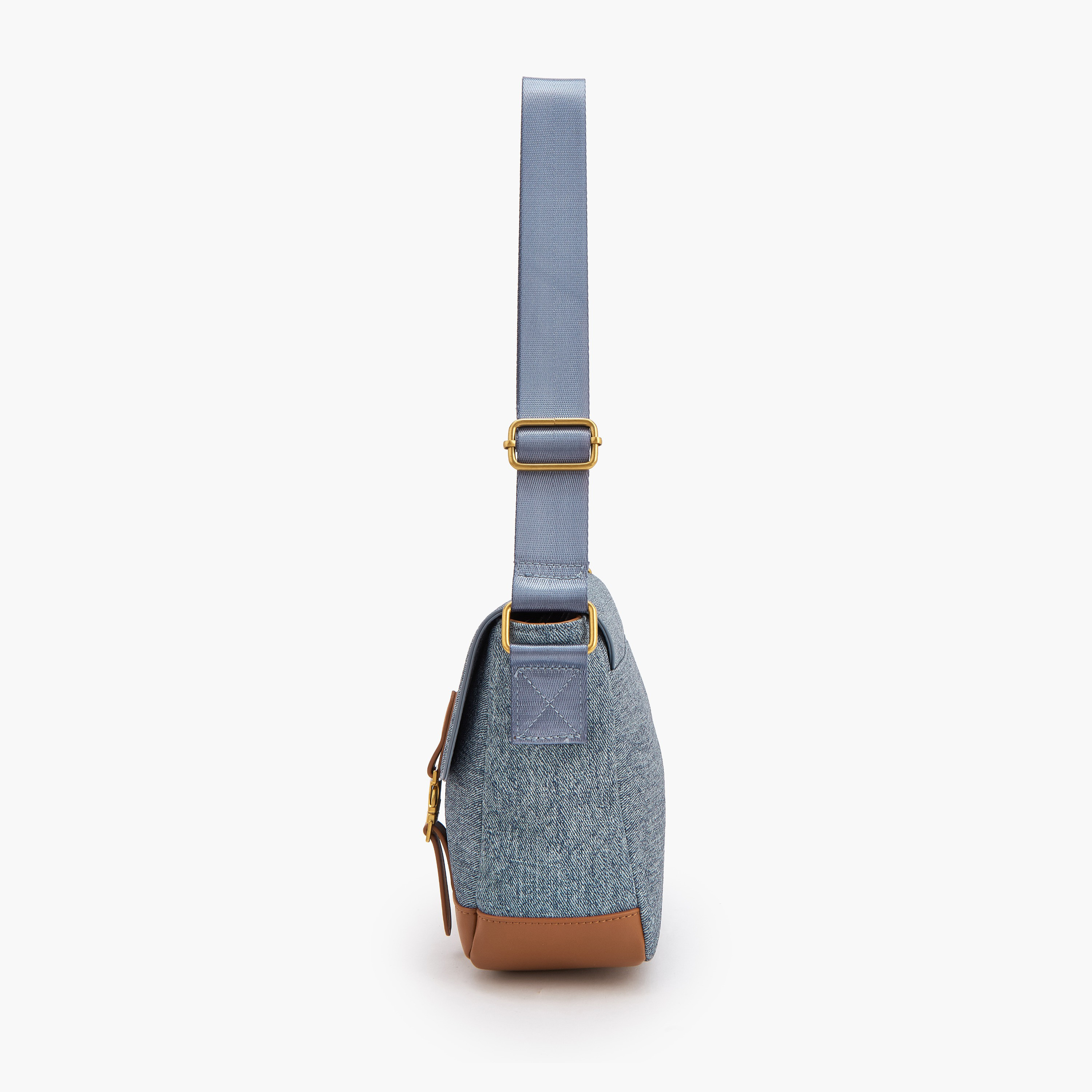 شنطة كروس بودي دينم بإبزيم إغلاق من لي كوبر-women-bagsandwallets-handbags-image-4