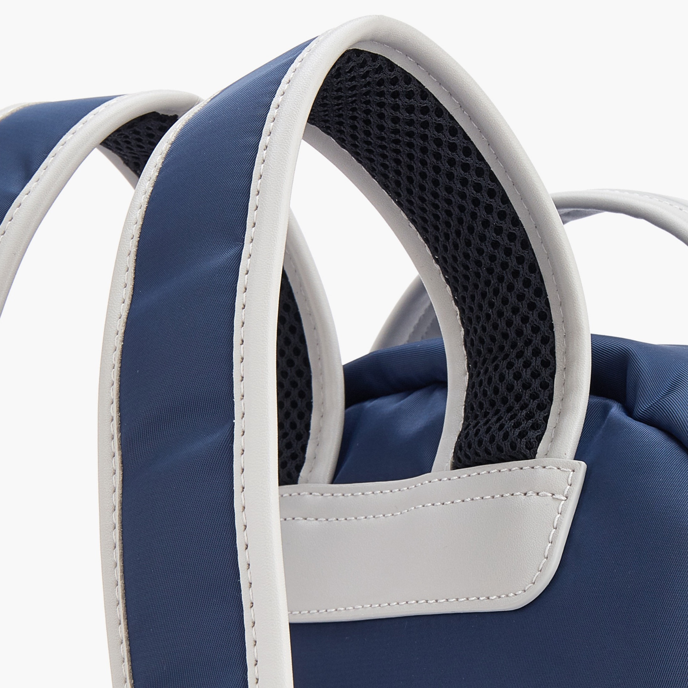شنطة ظهر بأحزمة كتف قابلة للتعديل وطبعات الشعار من لي كوبر-school-bagsandbackpacks-backpacks-image-4