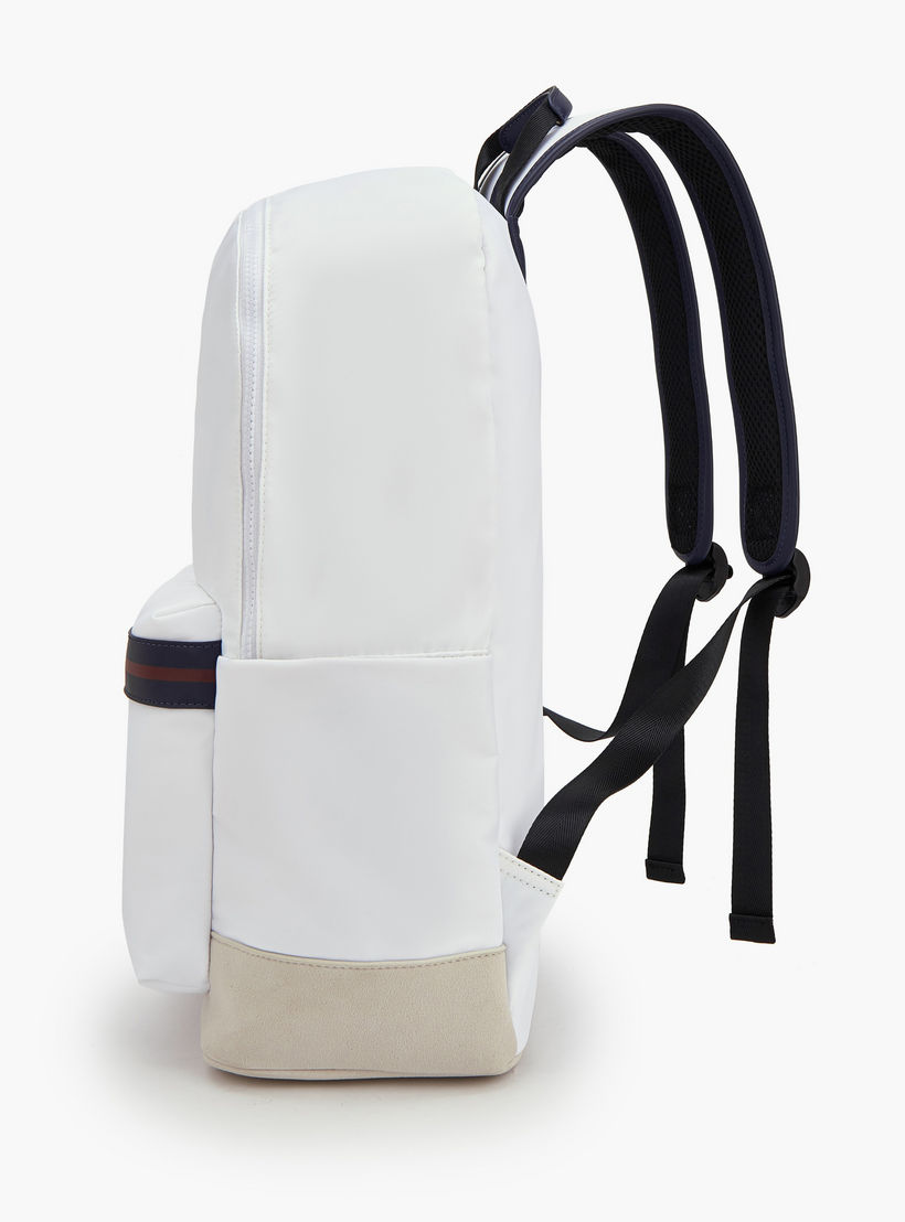 شنطة ظهر بأحزمة كتف قابلة للتعديل وطبعات الشعار من لي كوبر-school-bagsandbackpacks-backpacks-image-5