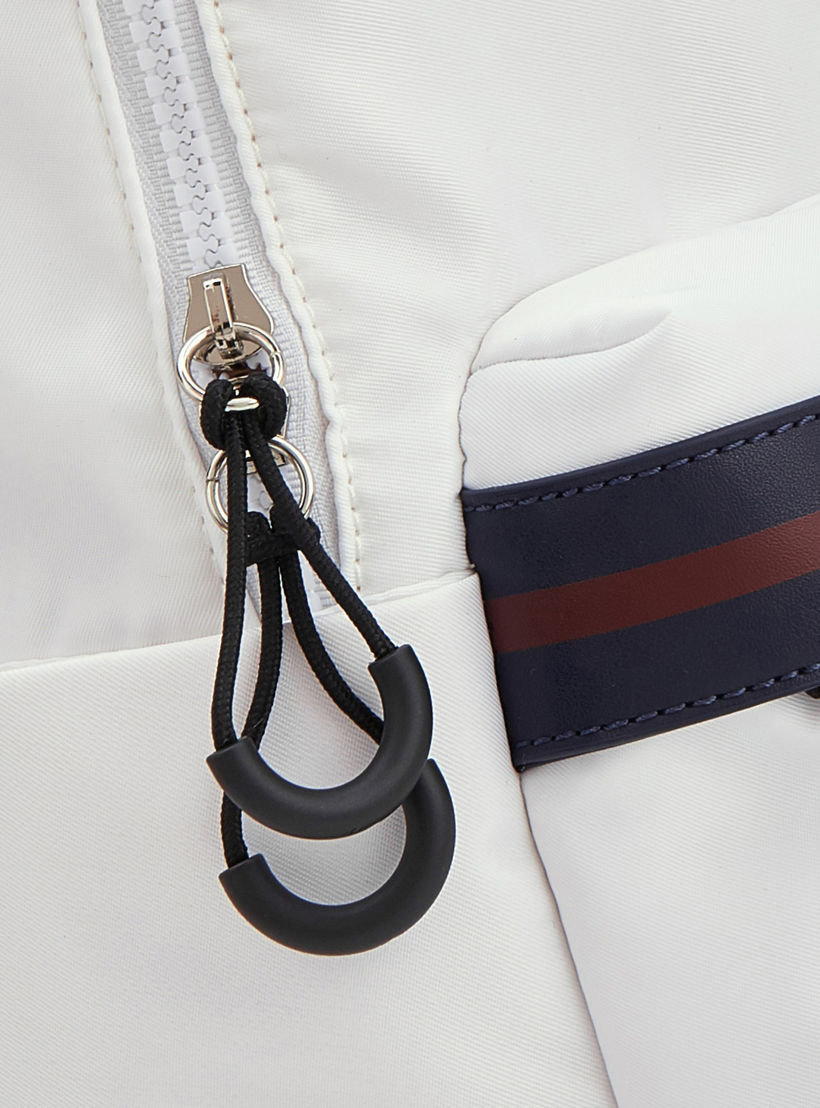 شنطة ظهر بأحزمة كتف قابلة للتعديل وطبعات الشعار من لي كوبر-school-bagsandbackpacks-backpacks-image-2