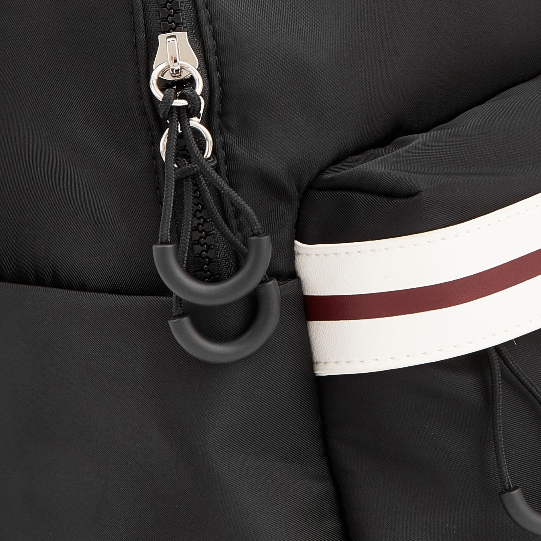 شنطة ظهر بأحزمة كتف قابلة للتعديل وطبعات الشعار من لي كوبر-school-bagsandbackpacks-backpacks-image-5