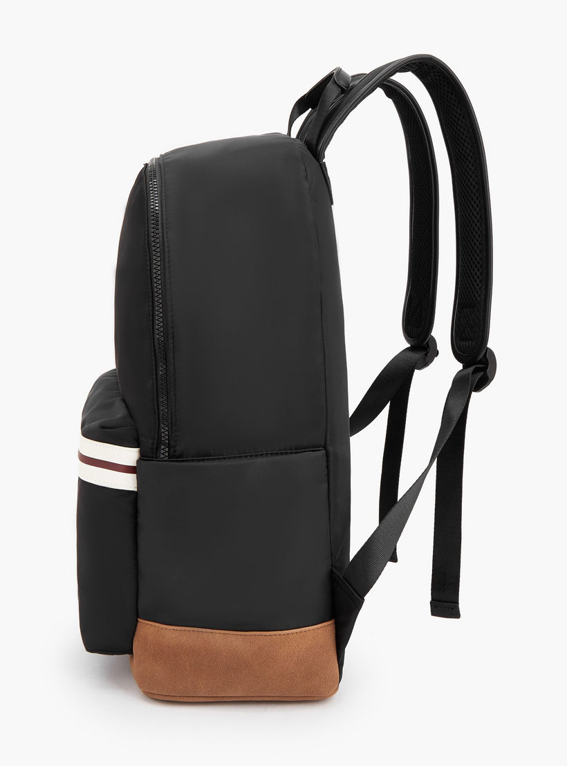 شنطة ظهر بأحزمة كتف قابلة للتعديل وطبعات الشعار من لي كوبر-school-bagsandbackpacks-backpacks-image-3