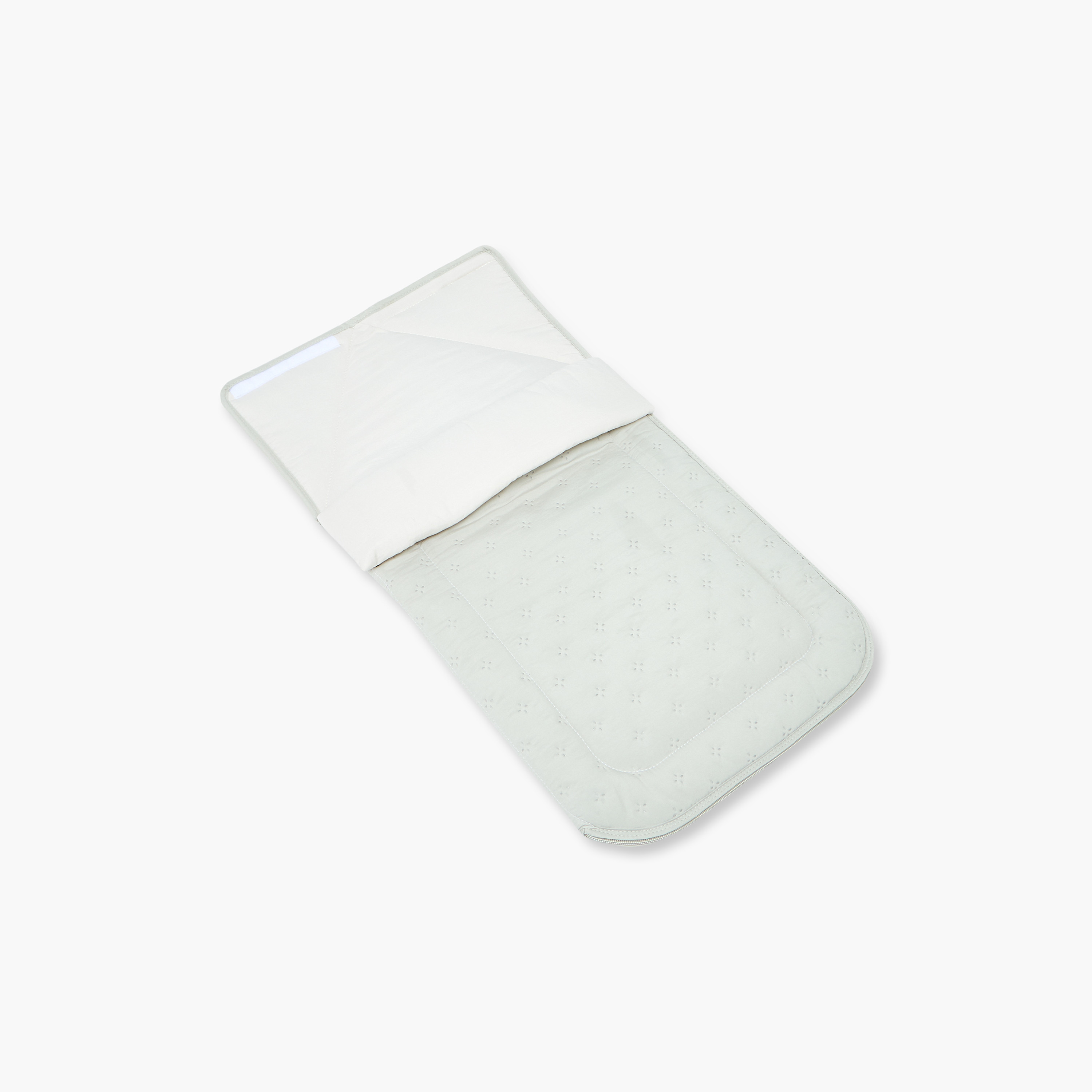 Cambrass Baby Nest Clip-baby-nursery-babybedding-image-2