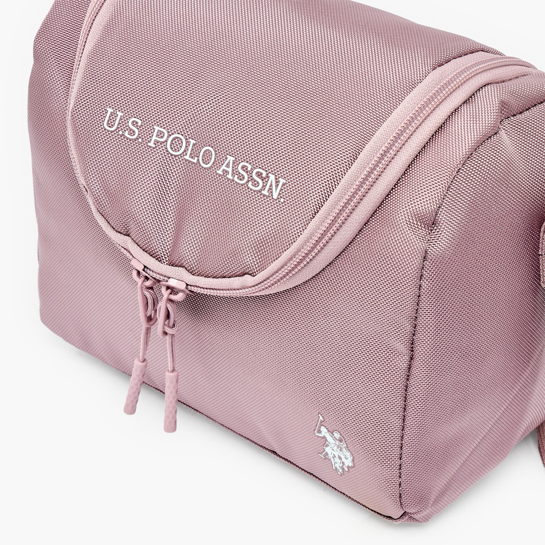 شنطة غداء بطبعة شعار من يو إس بولو أسن للبنات 8-13 سنة مع حزام قابل للتعديل-school-lunchessentials-lunchbags-image-4