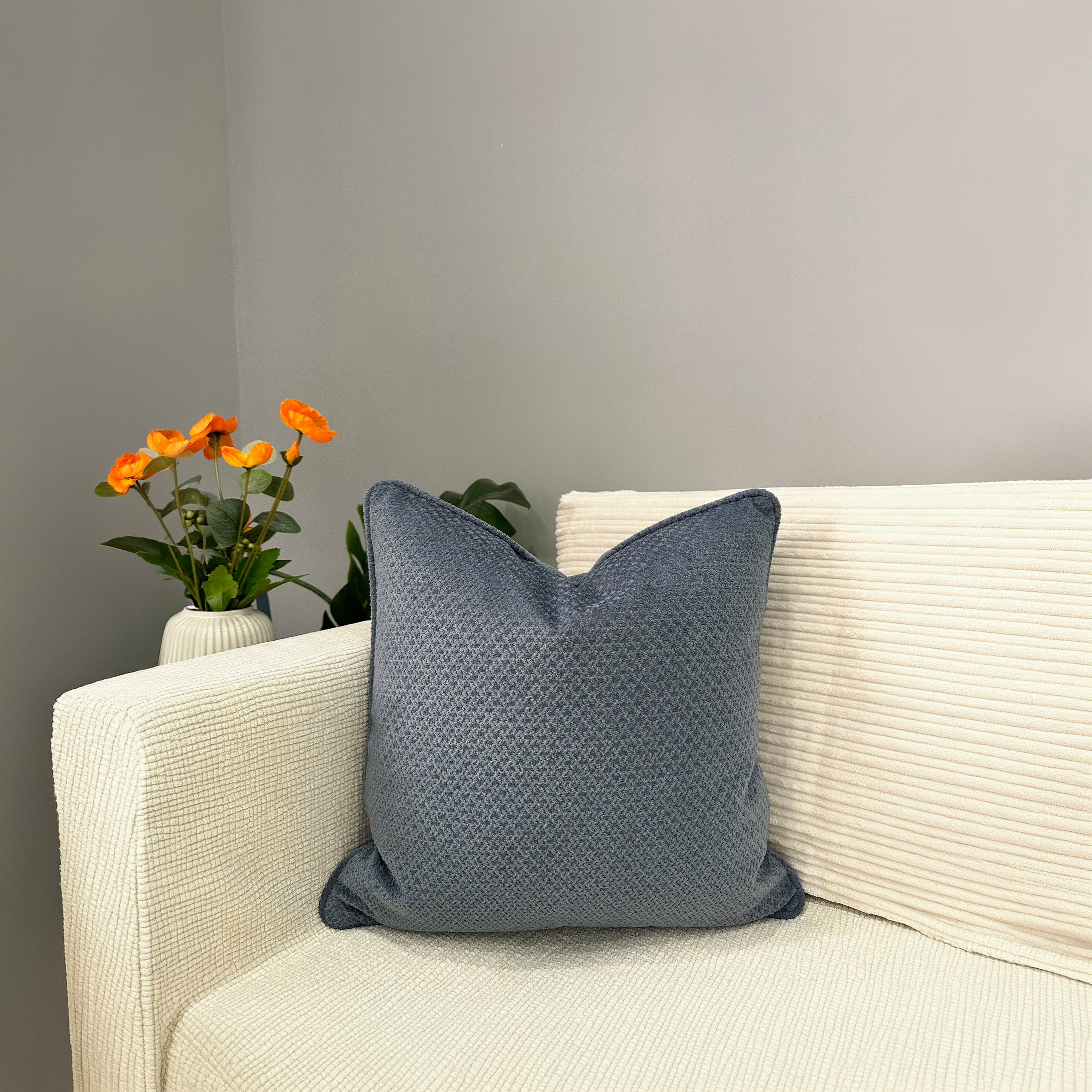 وسادة محشوة بحشوة صلبة - 45 × 45 سم-household-cushionsandthrows-filledcushions-decorativecushions-image-17