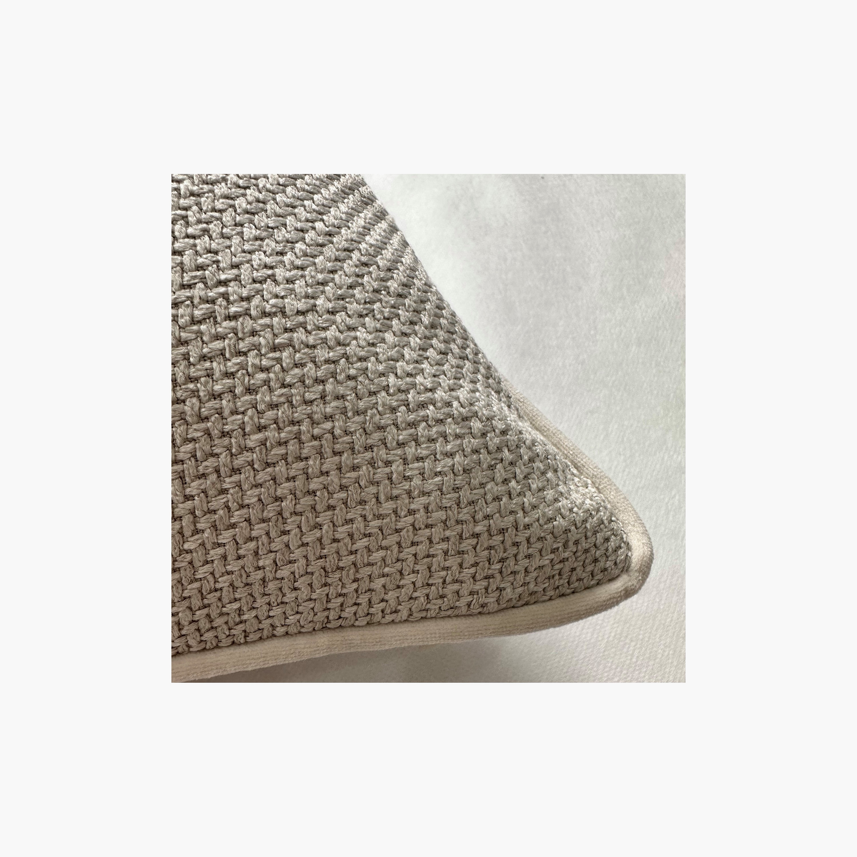 وسادة محشوة بحشوة صلبة - 45 × 45 سم-household-cushionsandthrows-filledcushions-decorativecushions-image-42