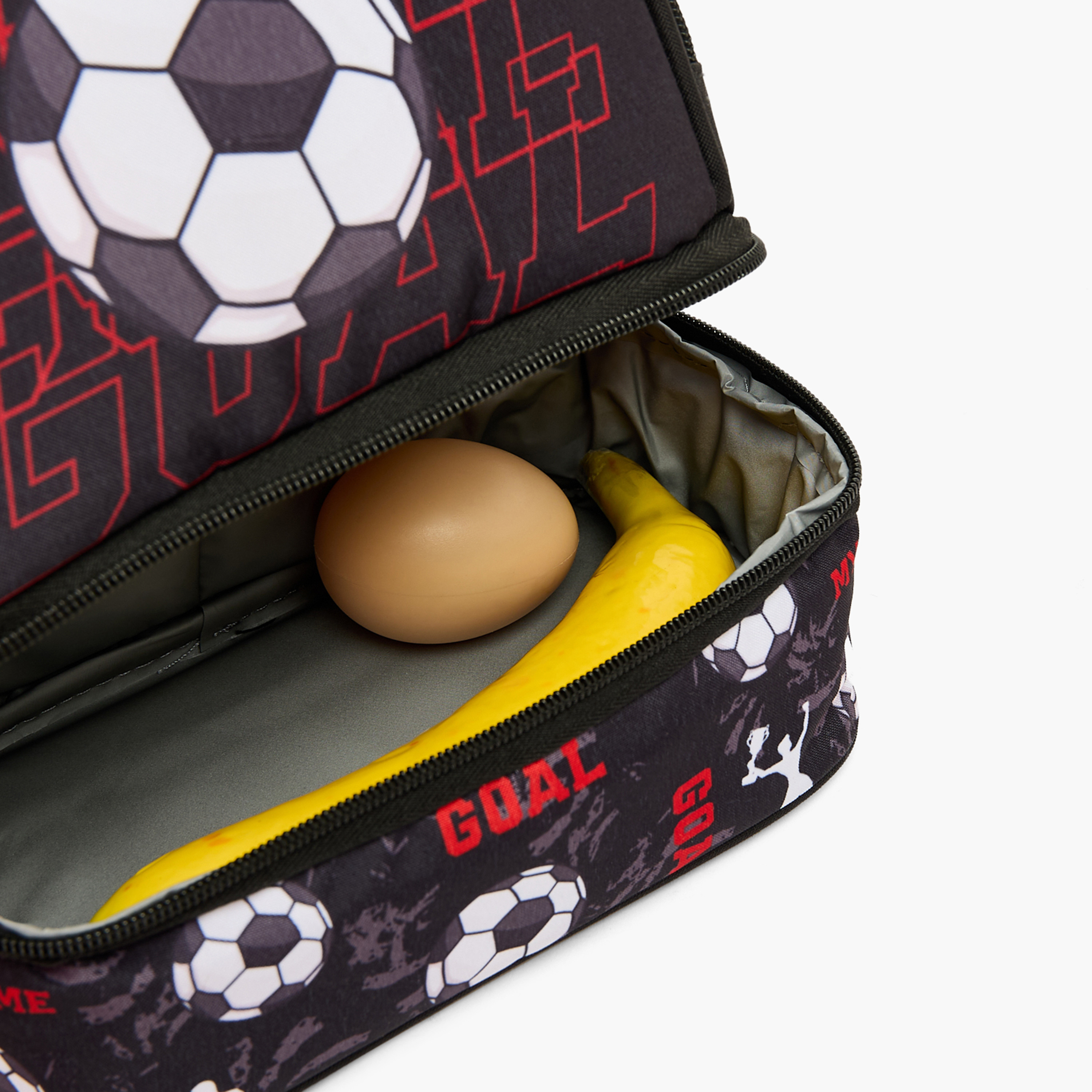 شنطة غداء للأولاد 5-8 سنوات بحزام كتف وطبعات كرة قدم من مست تيم-school-lunchessentials-lunchbags-image-7