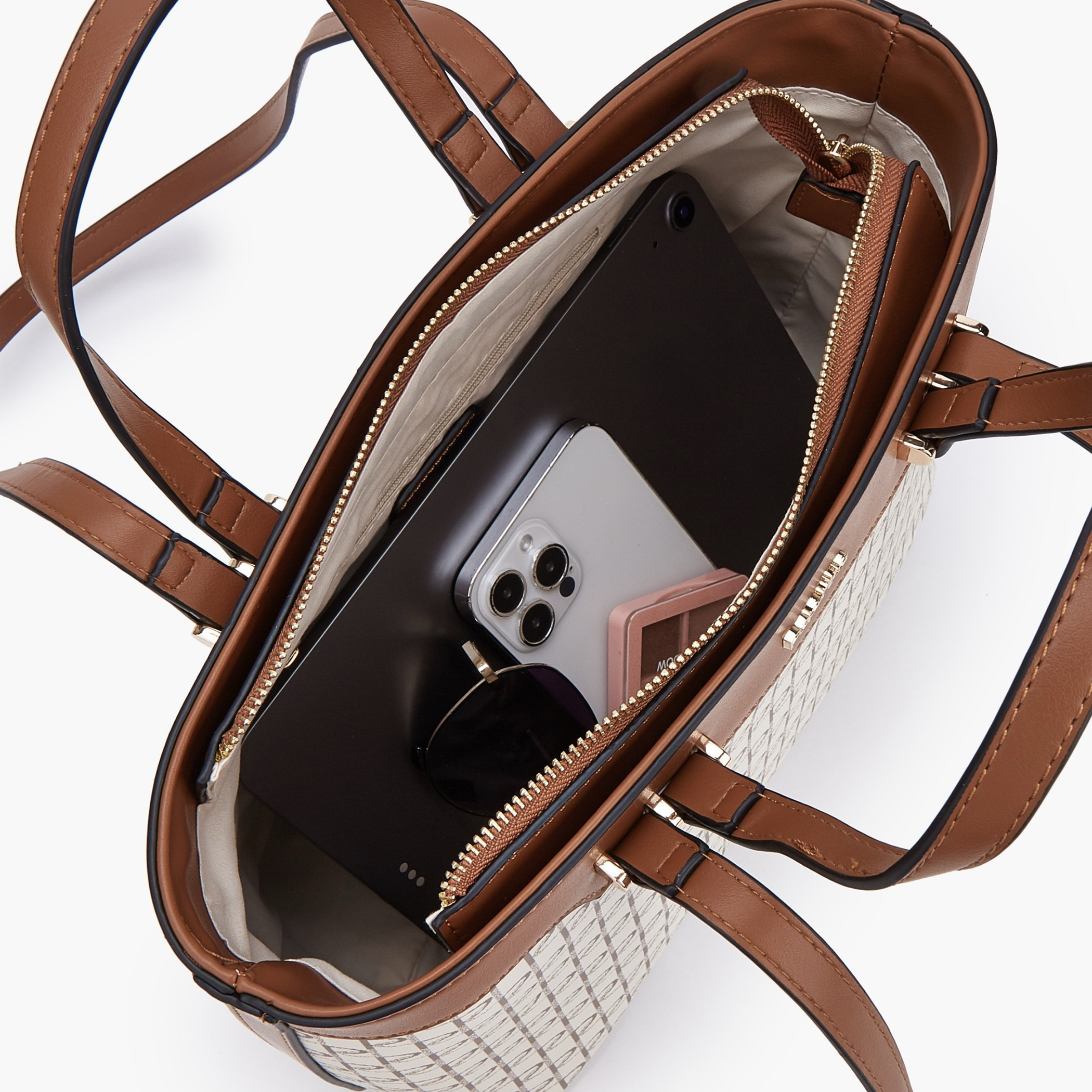 شنطة توتي بطبعات مونوجرام ومقبض مزدوج من بابريكا-women-bagsandwallets-handbags-image-7