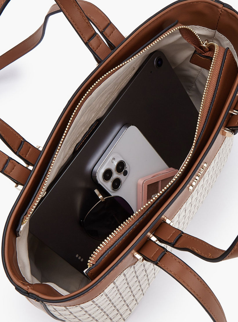 شنطة توتي بطبعات مونوجرام ومقبض مزدوج من بابريكا-women-bagsandwallets-handbags-image-7