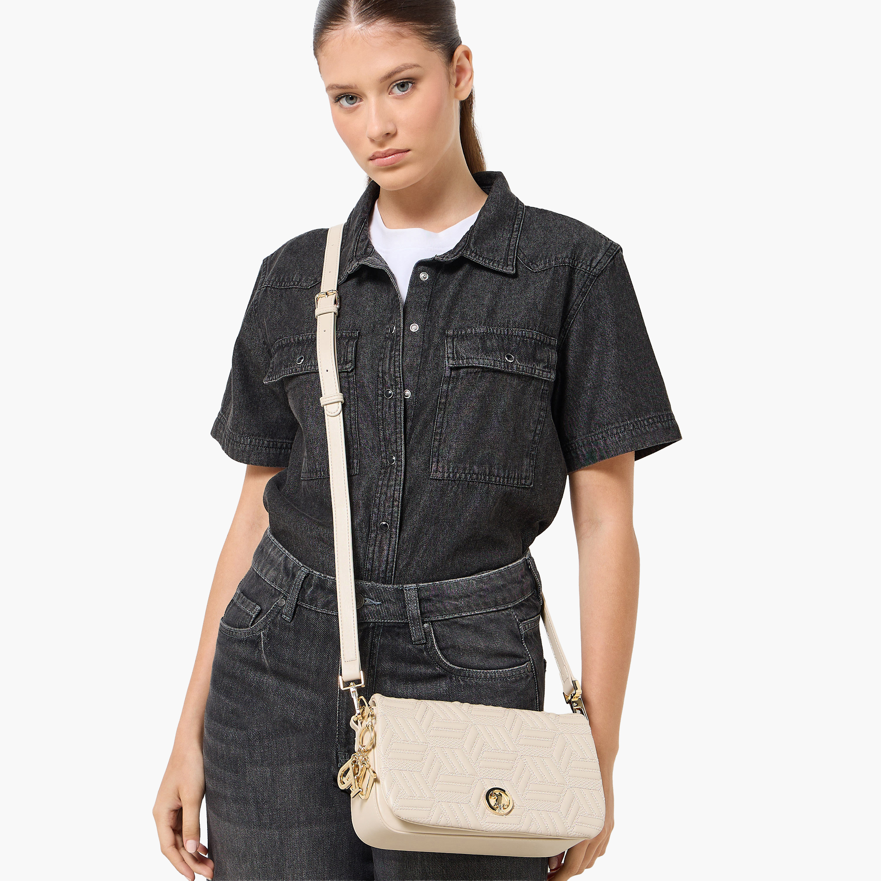 شنطة كروس بودي مبطنة بحزام قابل للتعديل من يو إس بولو أسن-women-bagsandwallets-handbags-image-2
