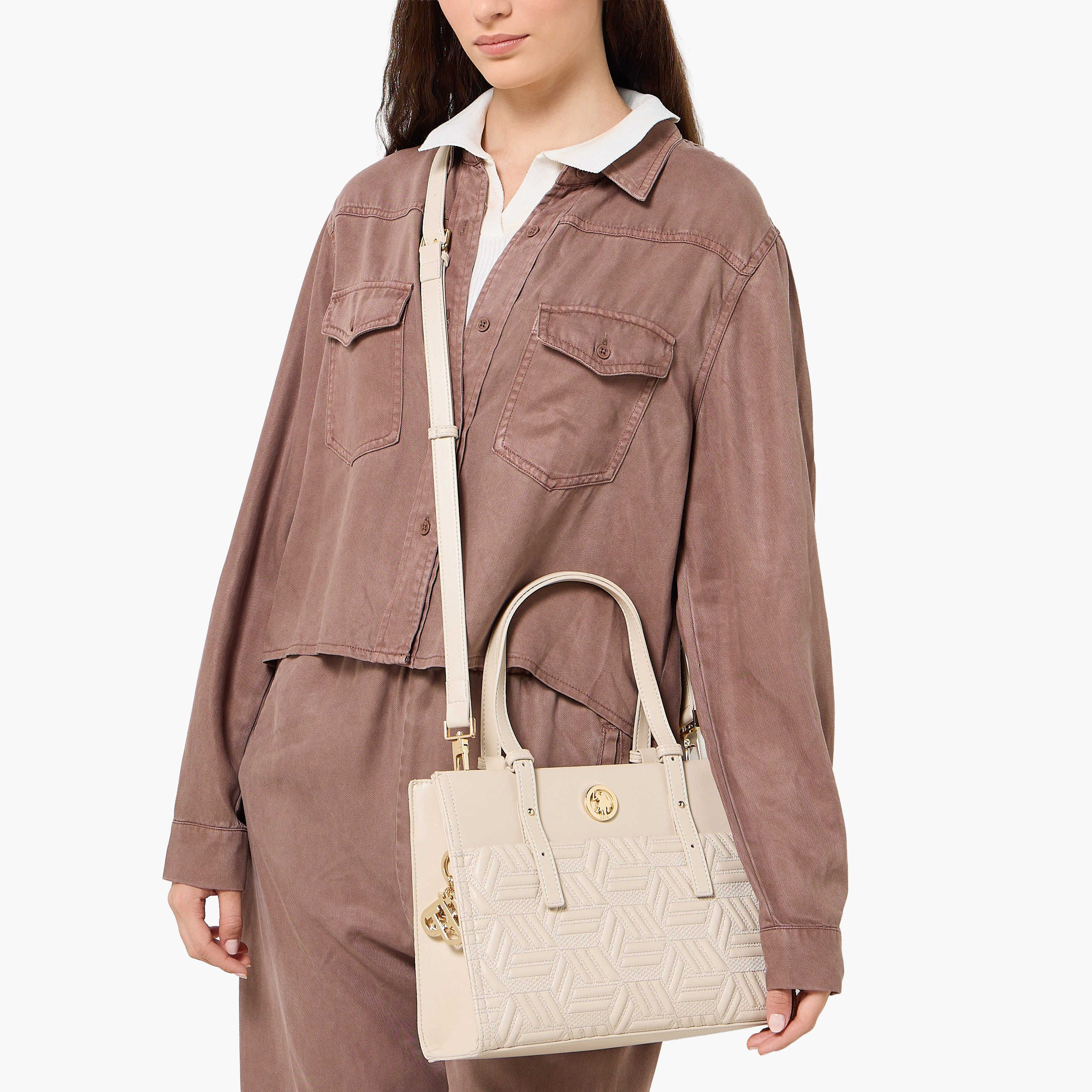شنطة توت مبطنة بحزام قابل للفصل من يو إس بولو أسن-women-bagsandwallets-handbags-image-8