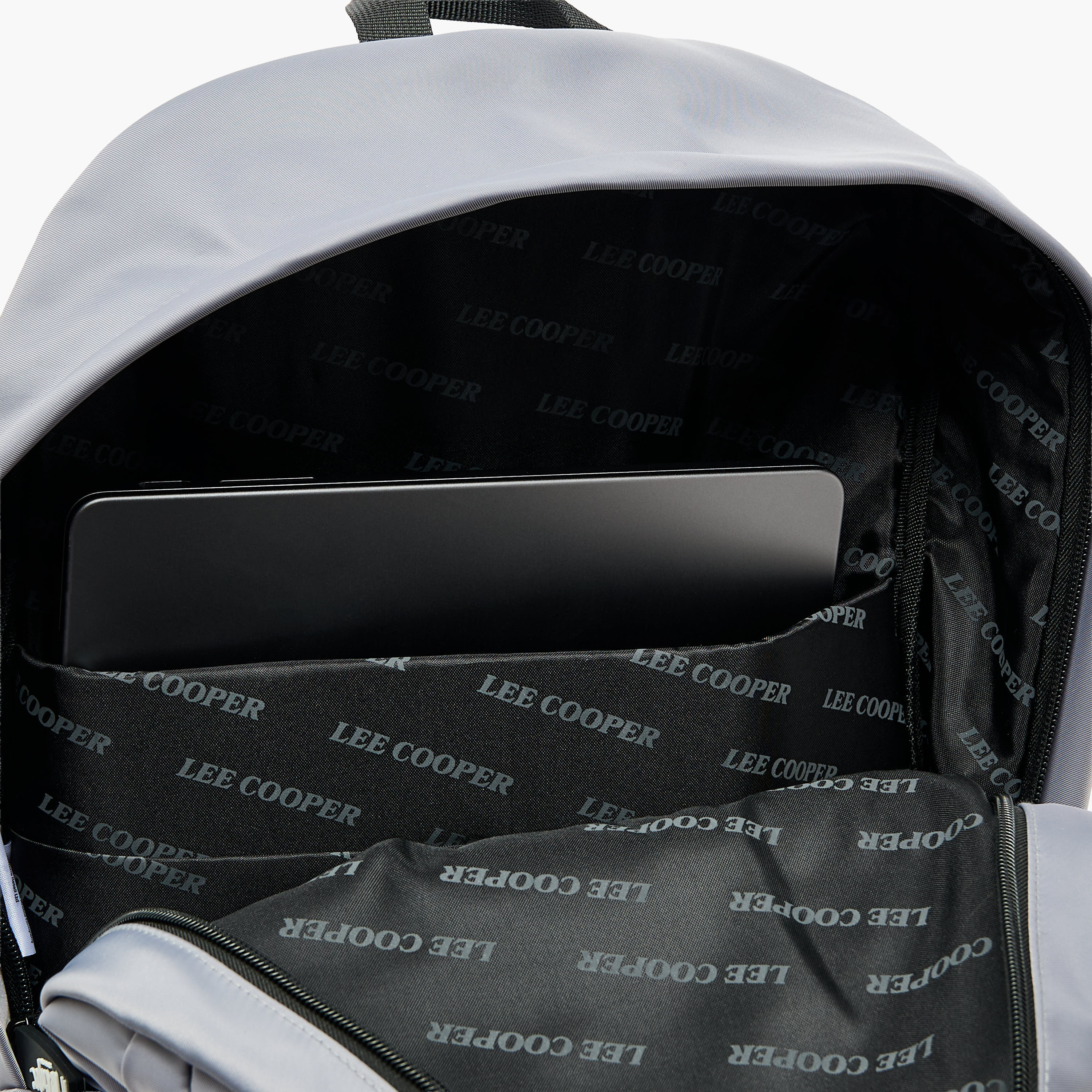 شنطة ظهر سادة بأحزمة كتف مبطنة للأطفال بعمر 13 سنة فما فوق من لي كوبر-boys-accessories-bagsandbackpacks-image-4