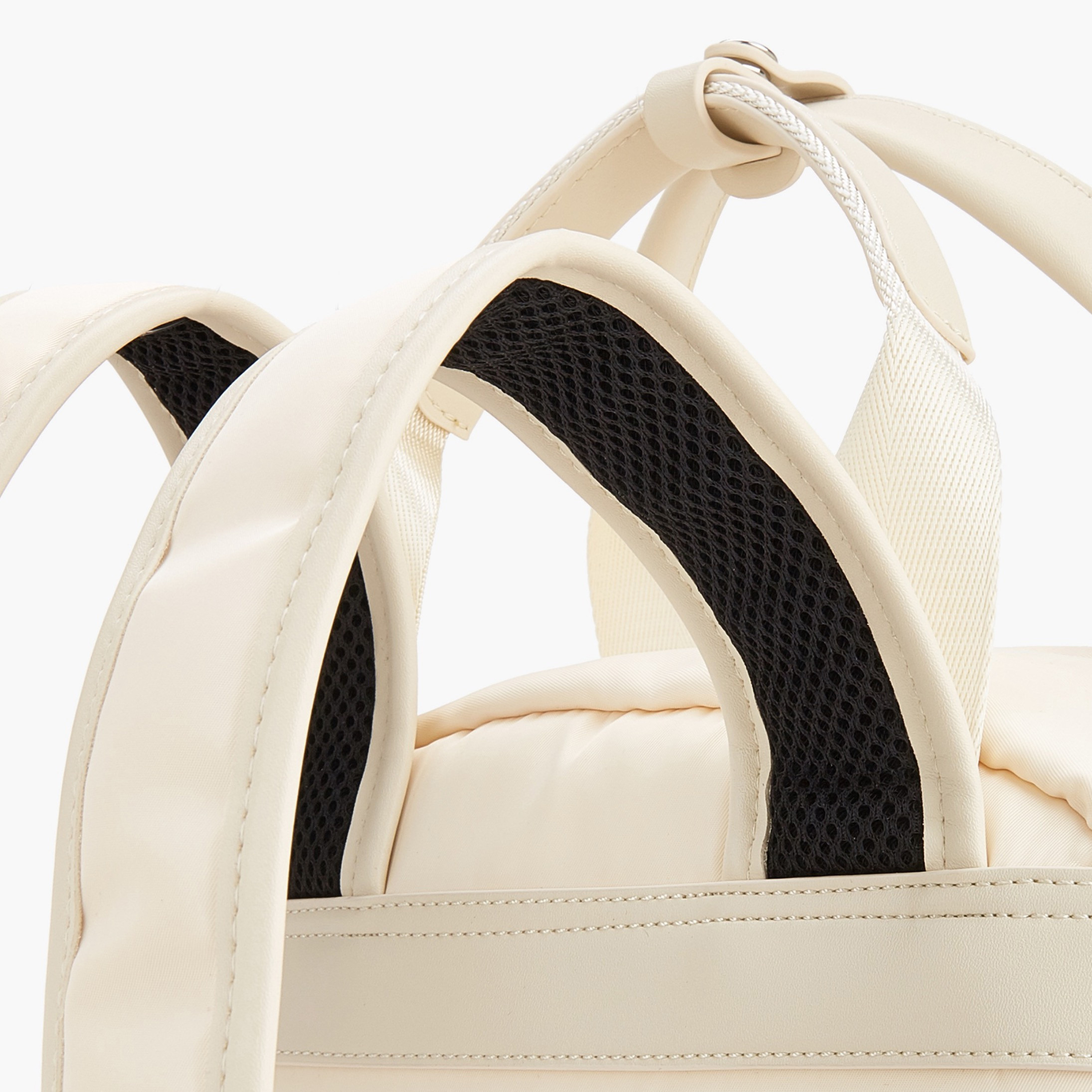 شنطة ظهر بحمالات كتف قابلة للتعديل وطبعات شعار من لي كوبر-women-bagsandwallets-backpacks-image-4
