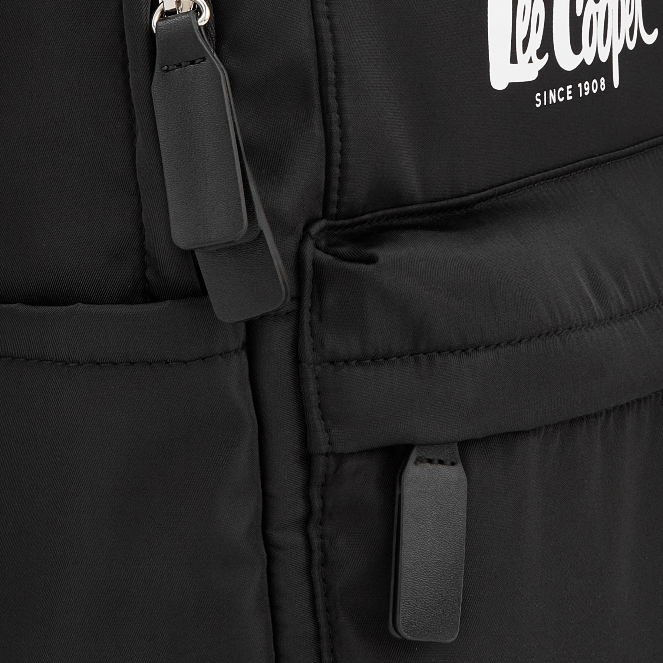 شنطة ظهر بحمالات كتف قابلة للتعديل وطبعات شعار من لي كوبر-women-bagsandwallets-backpacks-image-3