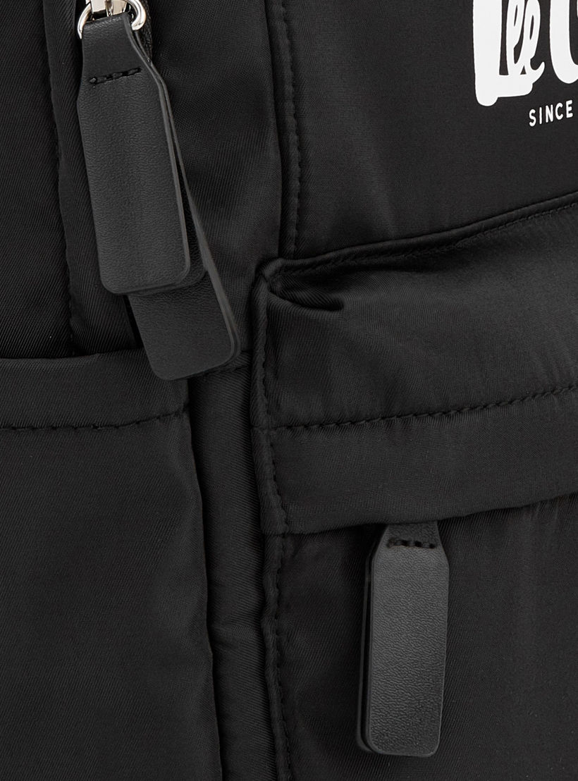 شنطة ظهر بحمالات كتف قابلة للتعديل وطبعات شعار من لي كوبر-women-bagsandwallets-backpacks-image-3