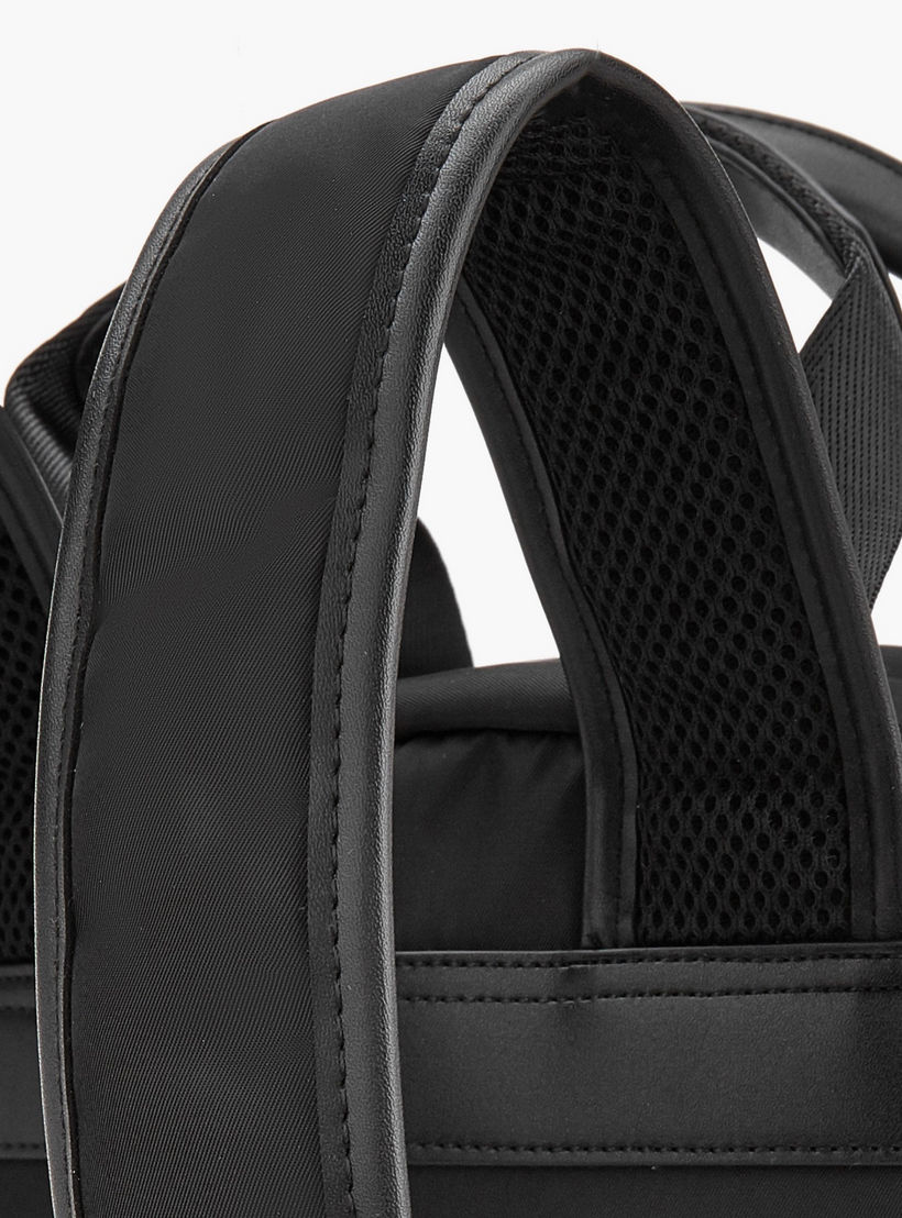 شنطة ظهر بحمالات كتف قابلة للتعديل وطبعات شعار من لي كوبر-women-bagsandwallets-backpacks-image-4