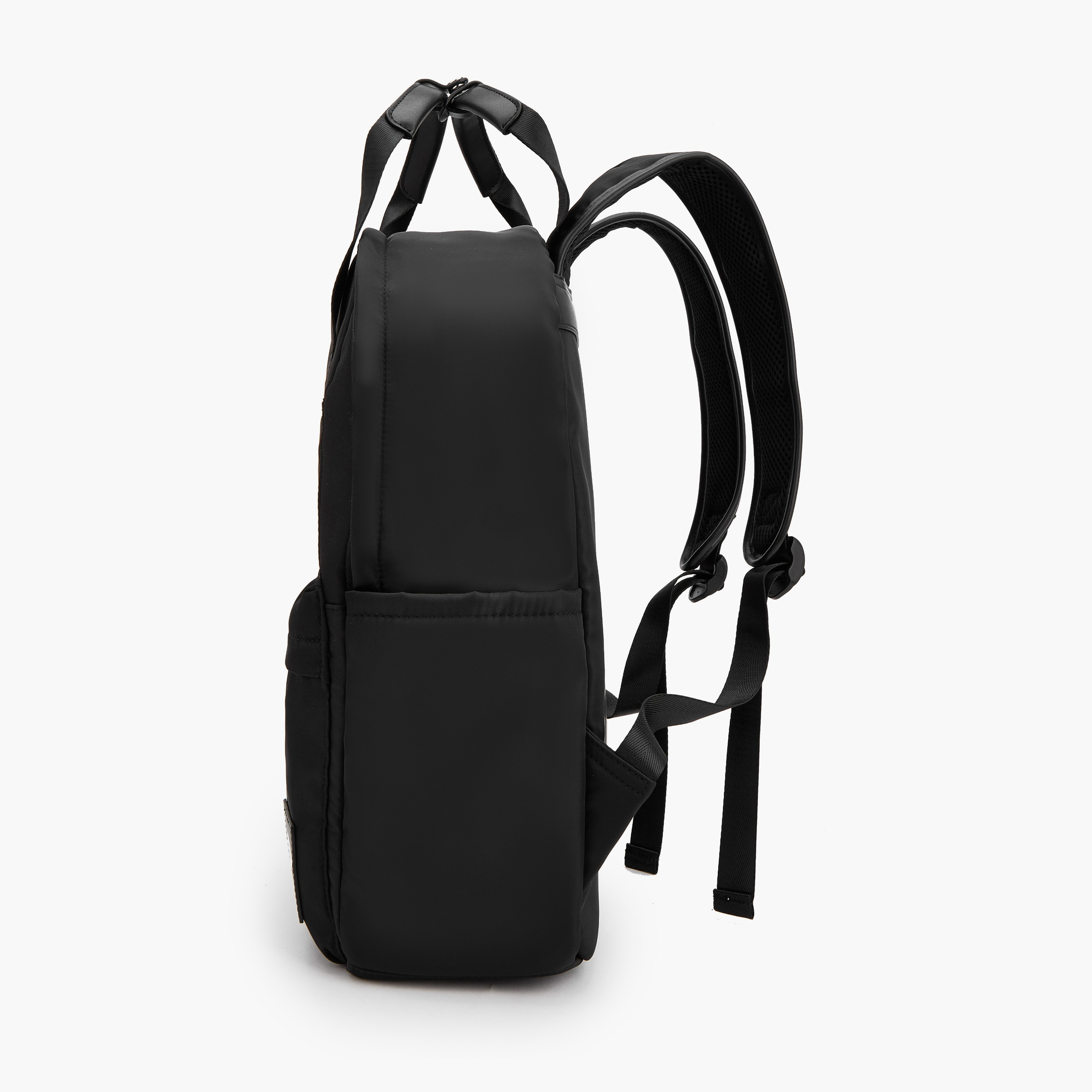 شنطة ظهر بحمالات كتف قابلة للتعديل وطبعات شعار من لي كوبر-women-bagsandwallets-backpacks-image-6