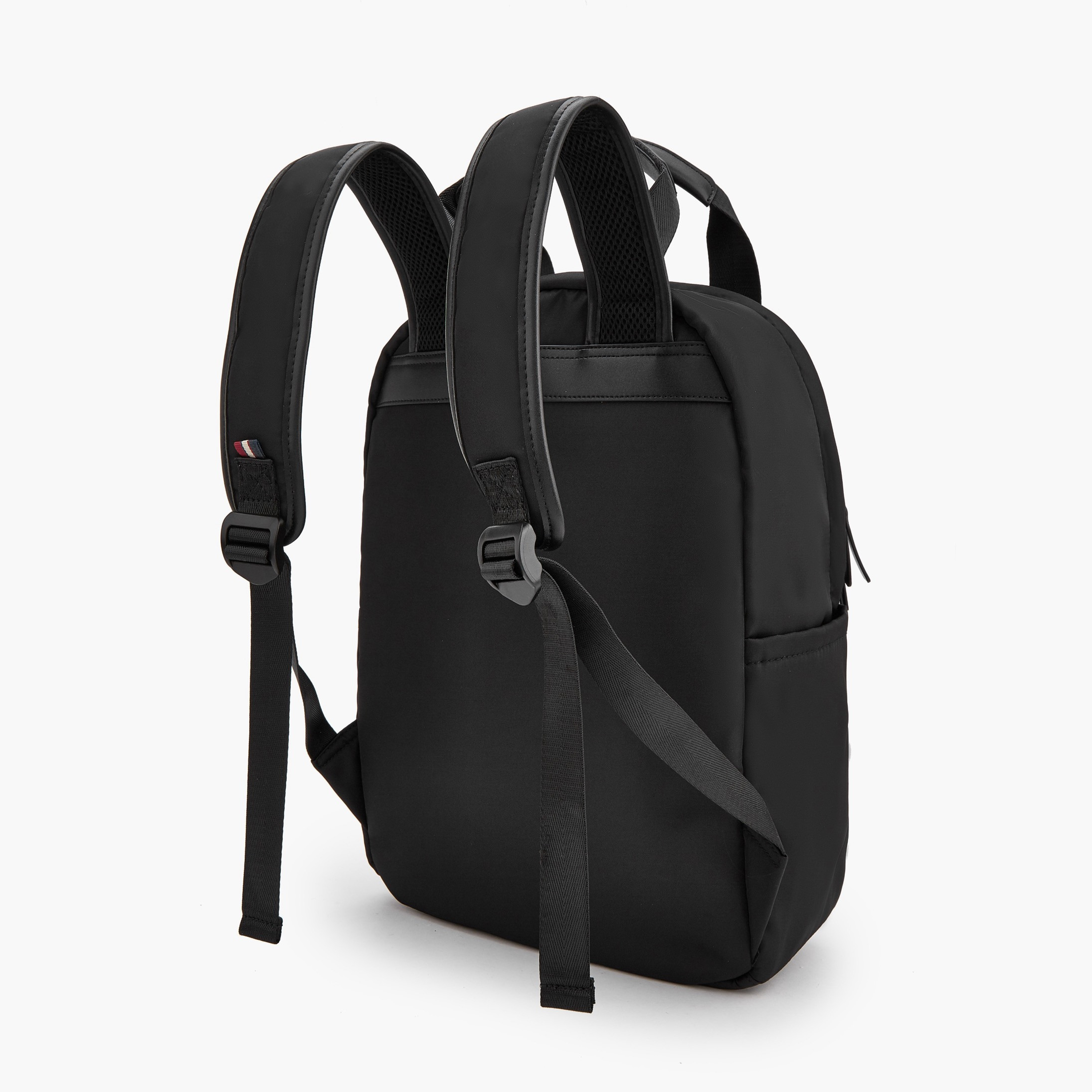 شنطة ظهر بحمالات كتف قابلة للتعديل وطبعات شعار من لي كوبر-women-bagsandwallets-backpacks-image-7