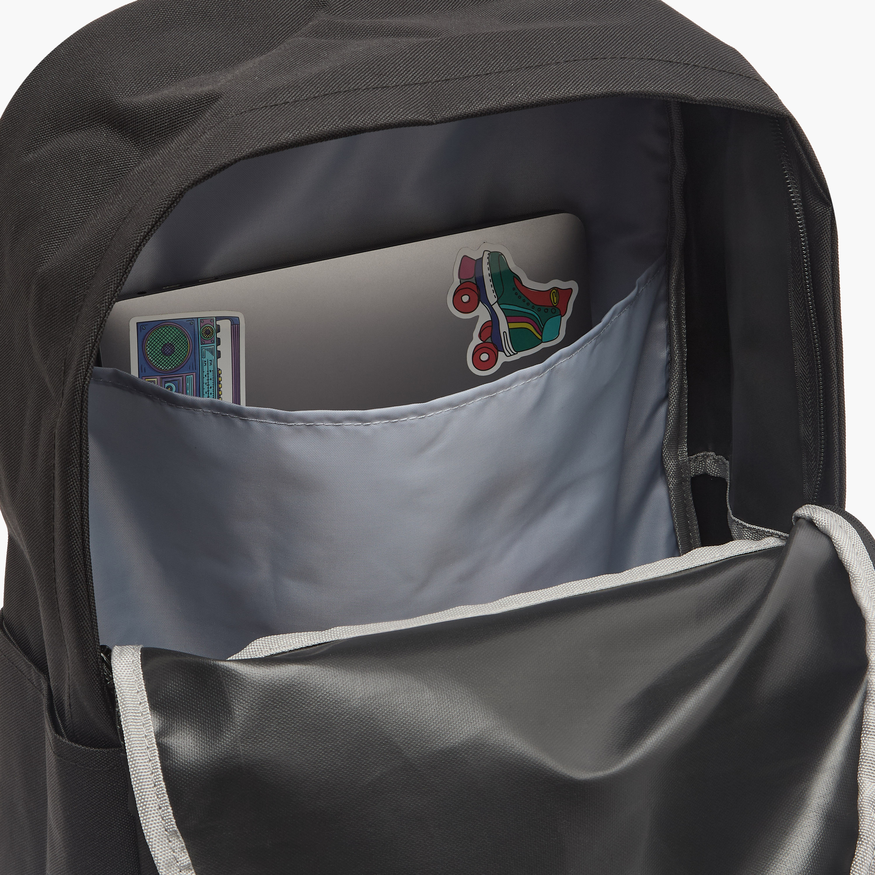 شنطة ظهر بحمالات قابلة للتعديل وطبعات شعار للأطفال من 8-13 سنة من كابا-boys-accessories-bagsandbackpacks-image-5