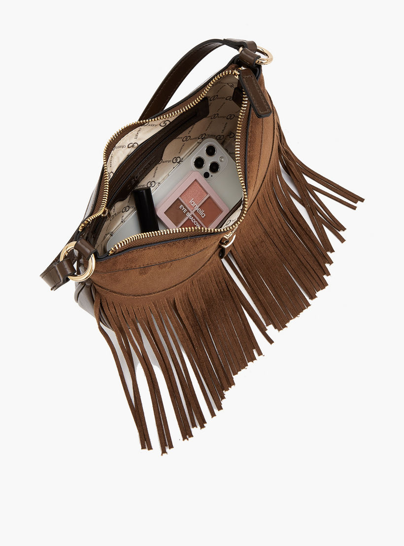 شنطة كتف من الشامواه بتفاصيل شُرّابات من سيليست-women-bagsandwallets-handbags-image-7