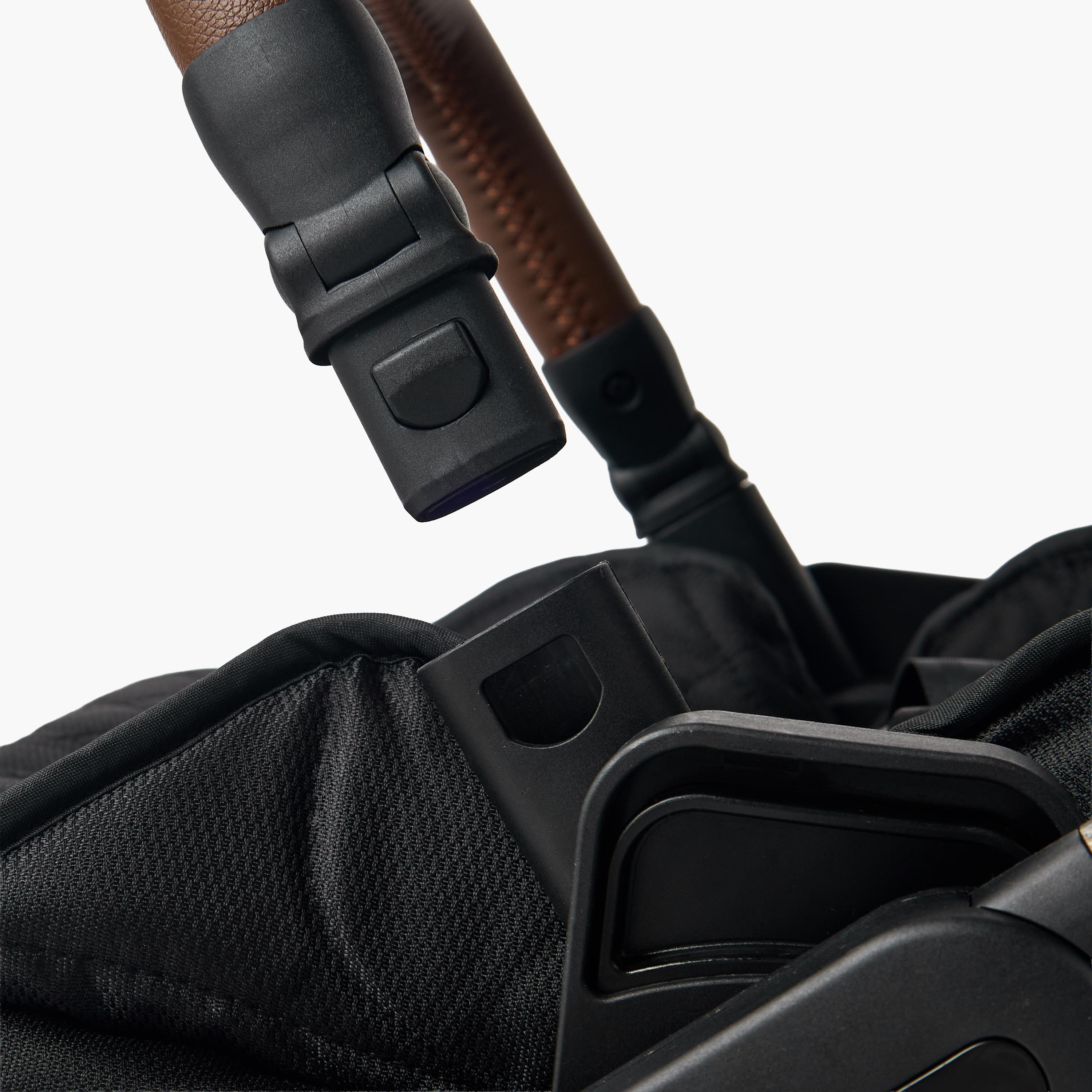 نظام سفر سناغ مع حزام أمان من جونيورز-baby-gear-strollersandprams-travelsystems-image-5