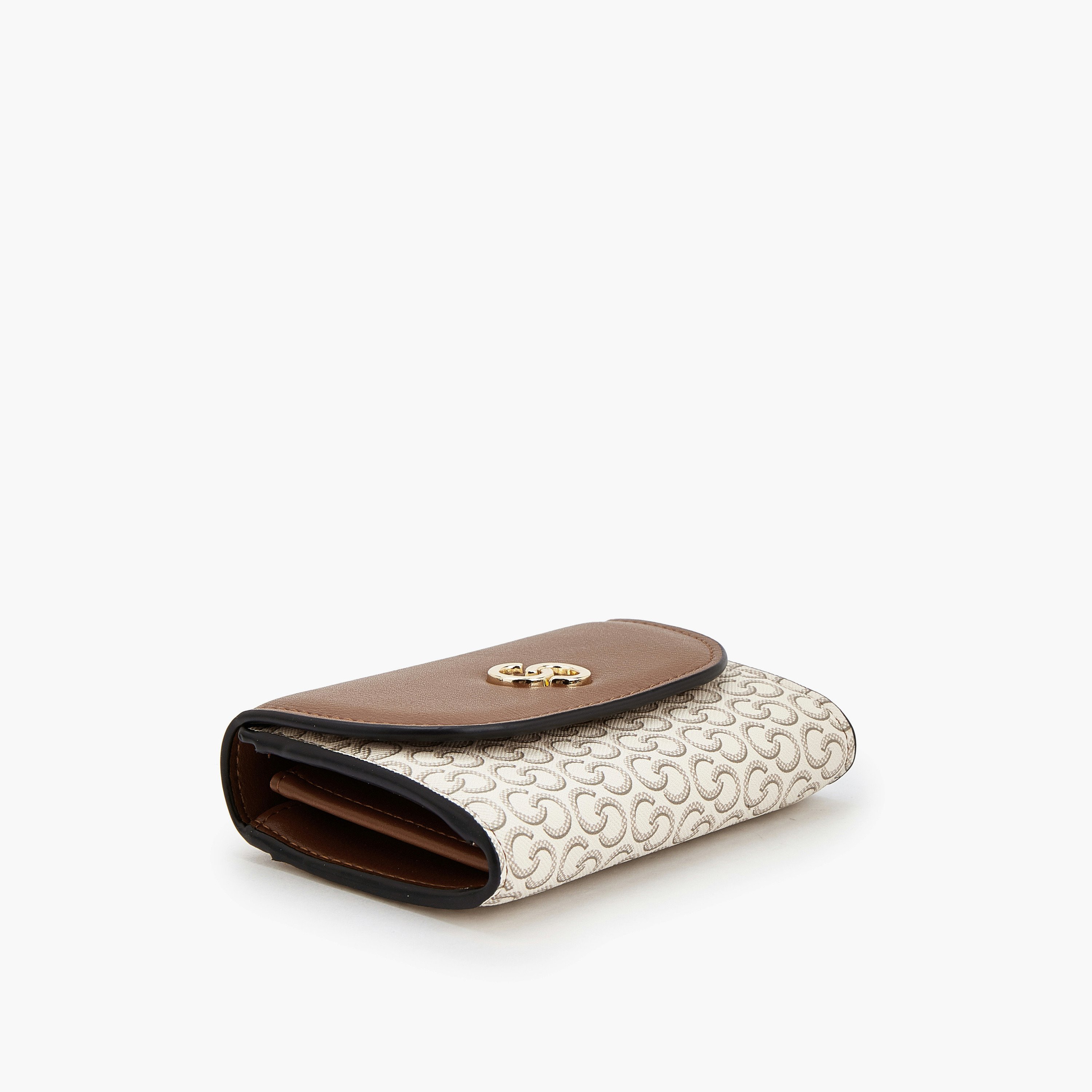 محفظة بطبعات مونوجرام وبقفل مغناطيسي كبس من سيليست-women-bagsandwallets-wallets-image-4