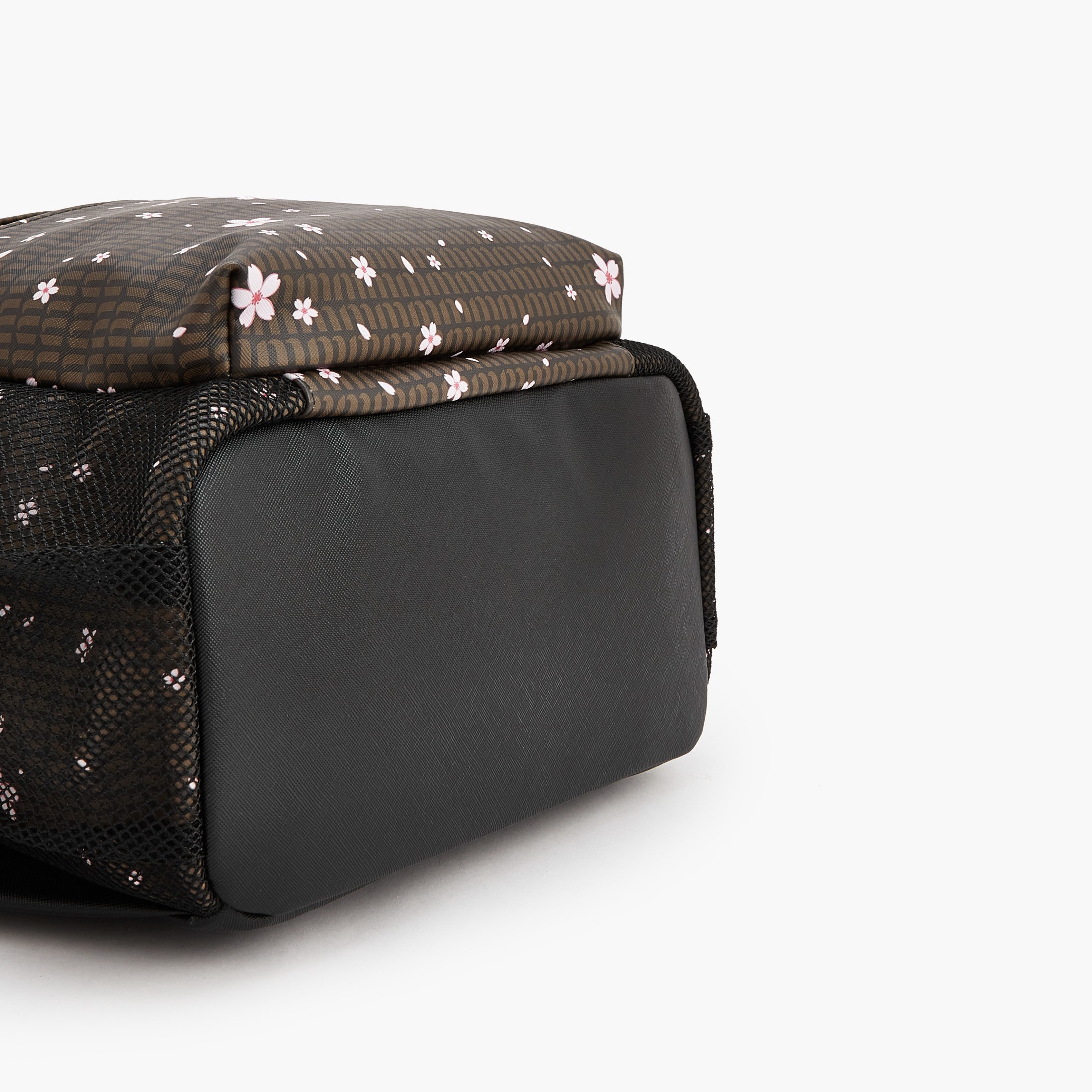 شنطة ظهر بطبعات زهرية وأحزمة كتف قابلة للتعديل من ميسي-women-bagsandwallets-backpacks-image-8