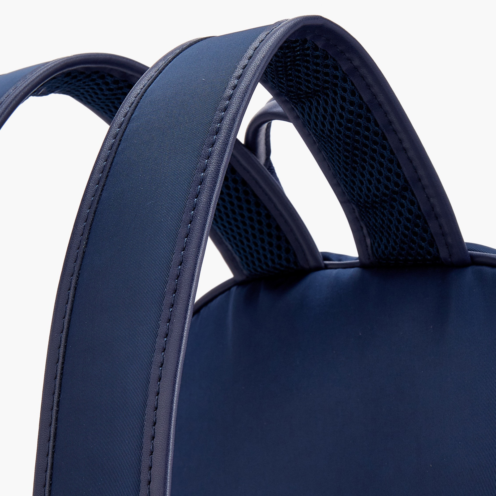 طقم شنطة ظهر مدرسية قطعتين بطبعة شعار للبنات مع مقلمة من ميسي - 30×12×40 سم-school-bagsandbackpacks-backpacks-image-3