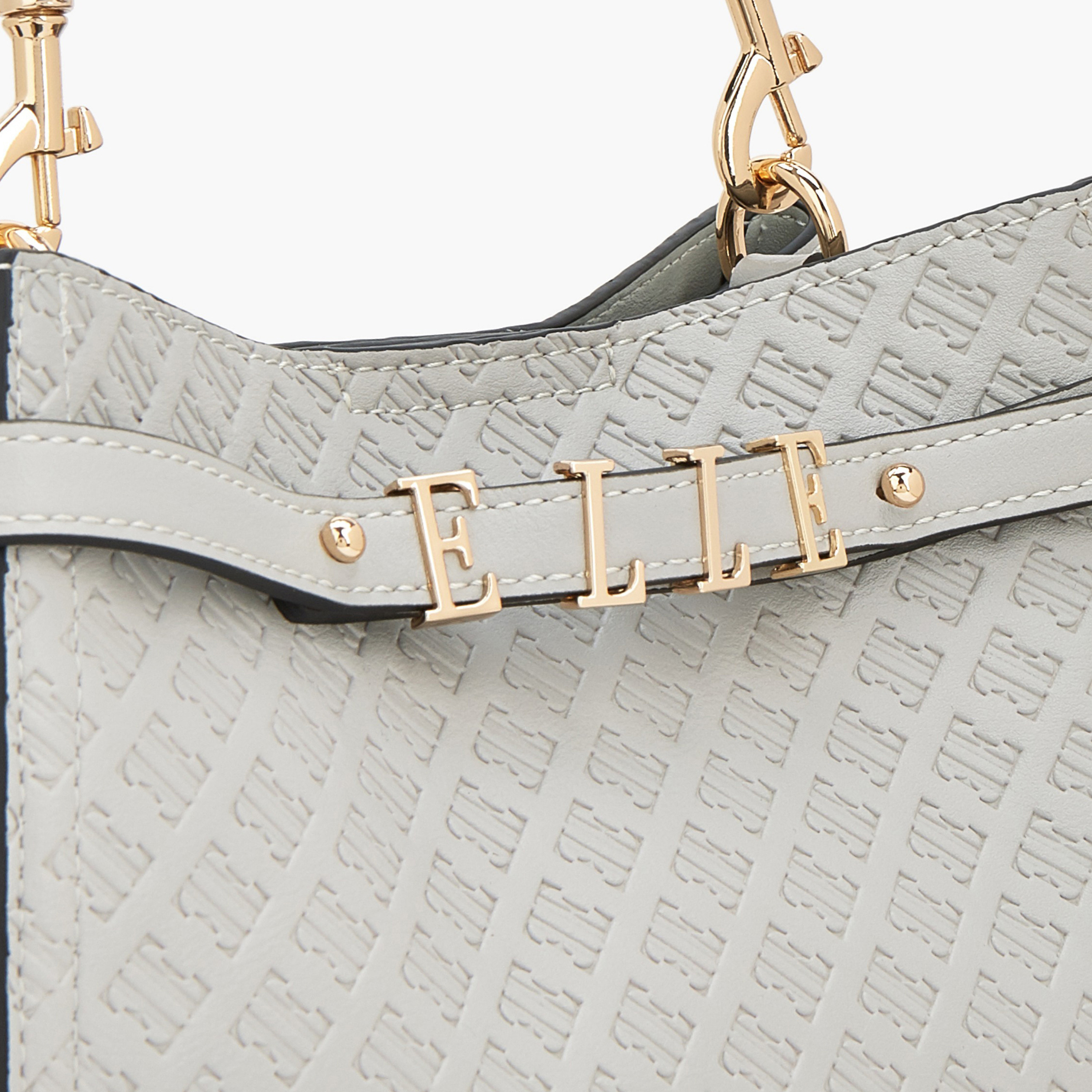 شنطة كتف بنقوش مونوجرام وزينة ميتاليك من إيل-women-bagsandwallets-handbags-image-4