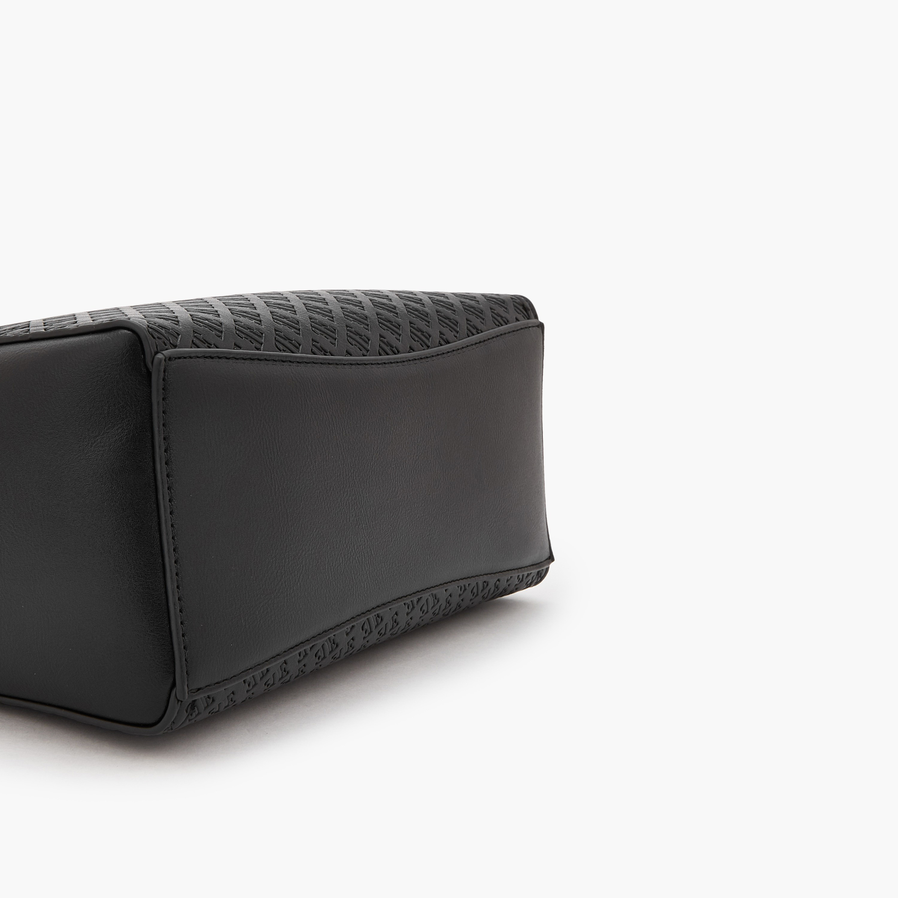 شنطة كتف بنقوش مونوجرام وزينة ميتاليك من إيل-women-bagsandwallets-handbags-image-6